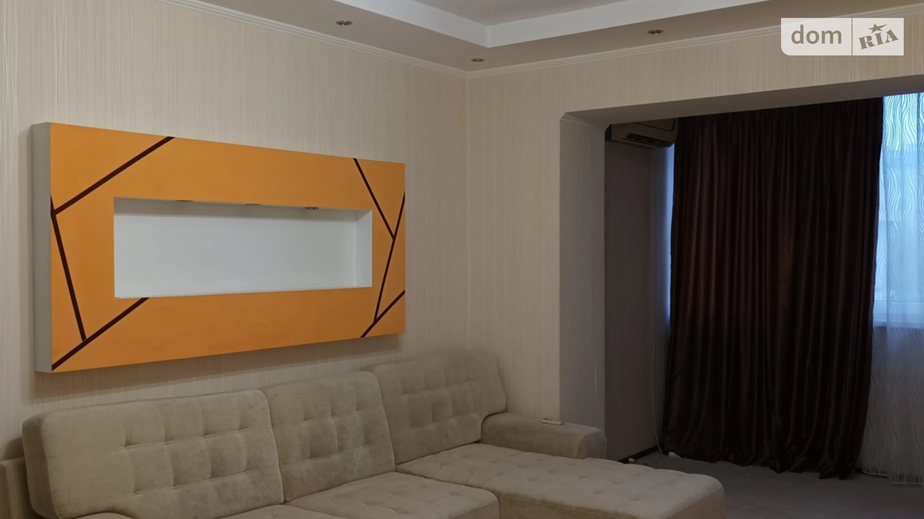 Продается 1-комнатная квартира 55 кв. м в Черноморске, ул. Парусная - фото 2