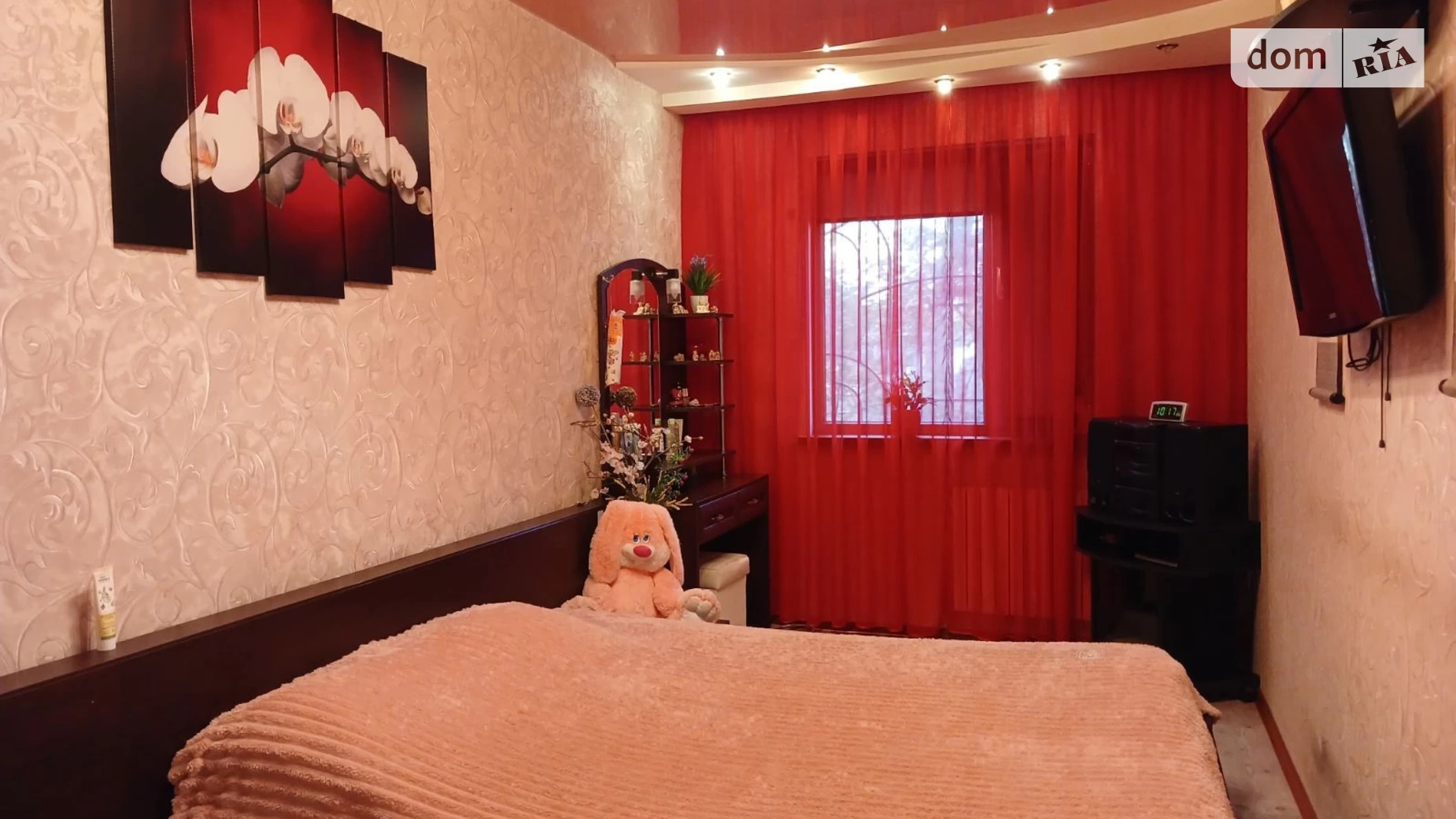 Продается 2-комнатная квартира 57 кв. м в Одессе, ул. Героев Крут