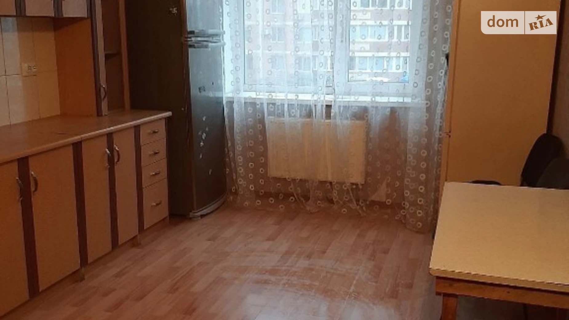 Продается 3-комнатная квартира 88.1 кв. м в Одессе, ул. Школьная