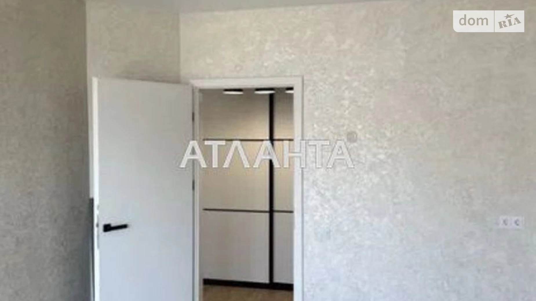 Продается 1-комнатная квартира 40 кв. м в Крыжановка, ул. Академика Сахарова, 3Д
