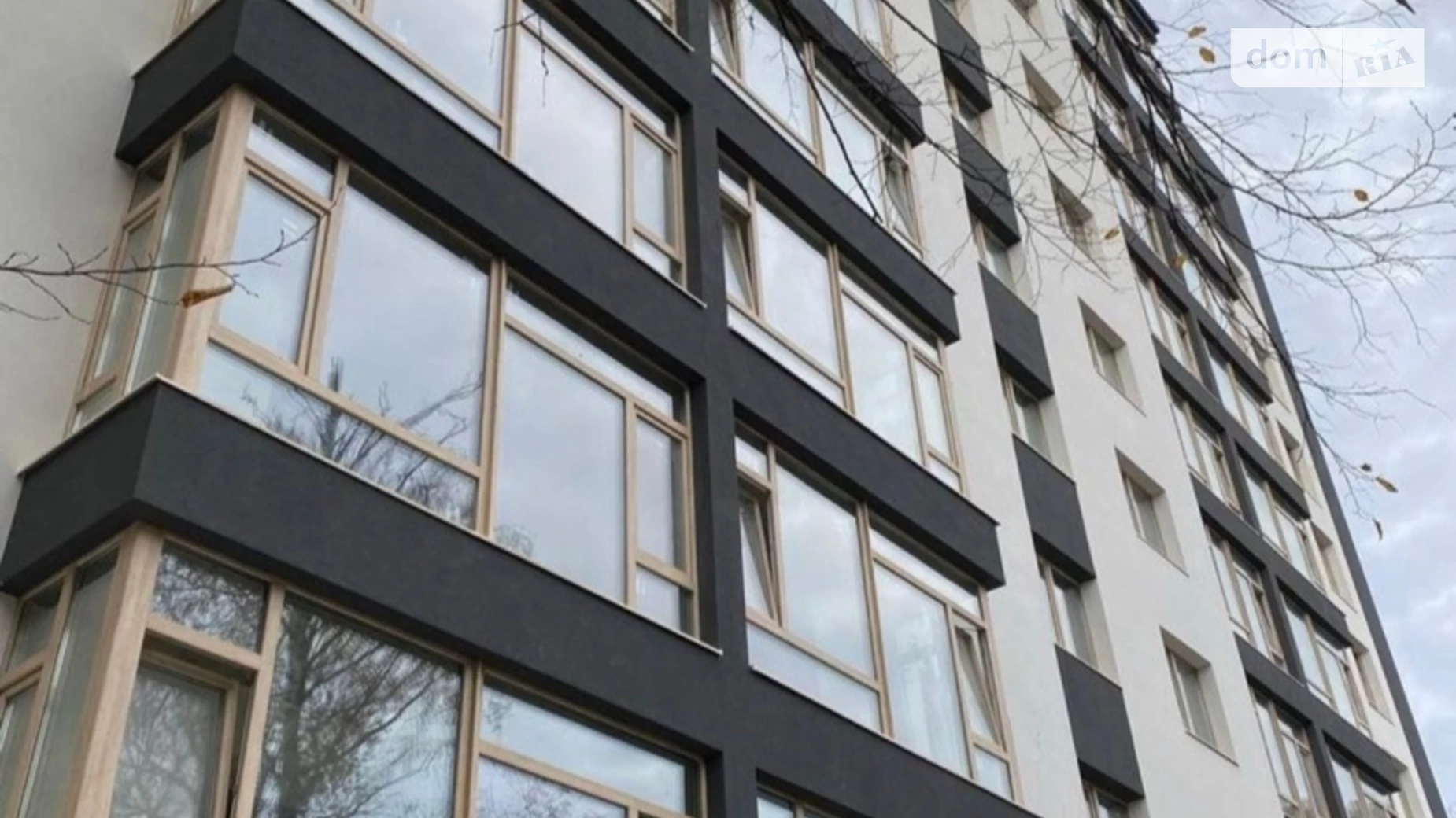 Продается 1-комнатная квартира 47 кв. м в Ивано-Франковске, ул. Волошина Августина, 2 - фото 3