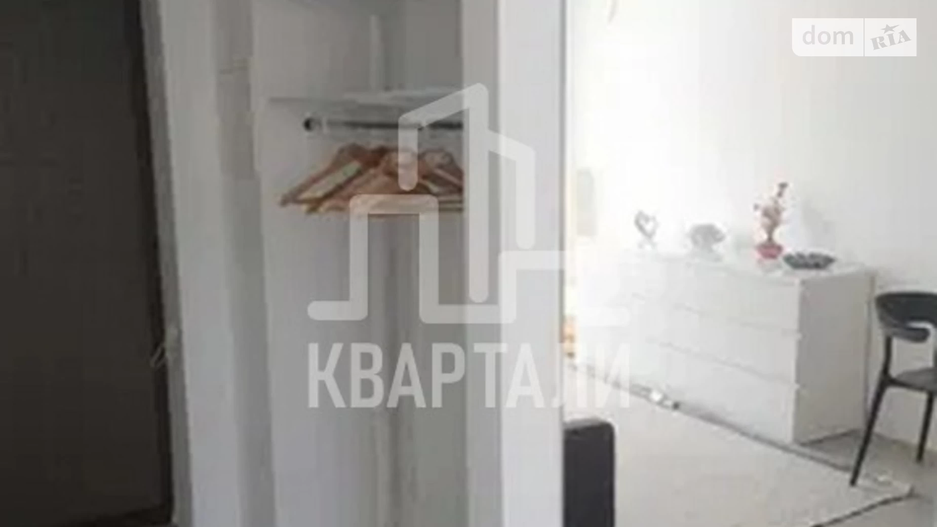 Продається 1-кімнатна квартира 36 кв. м у Києві, вул. Івана Білика, 11