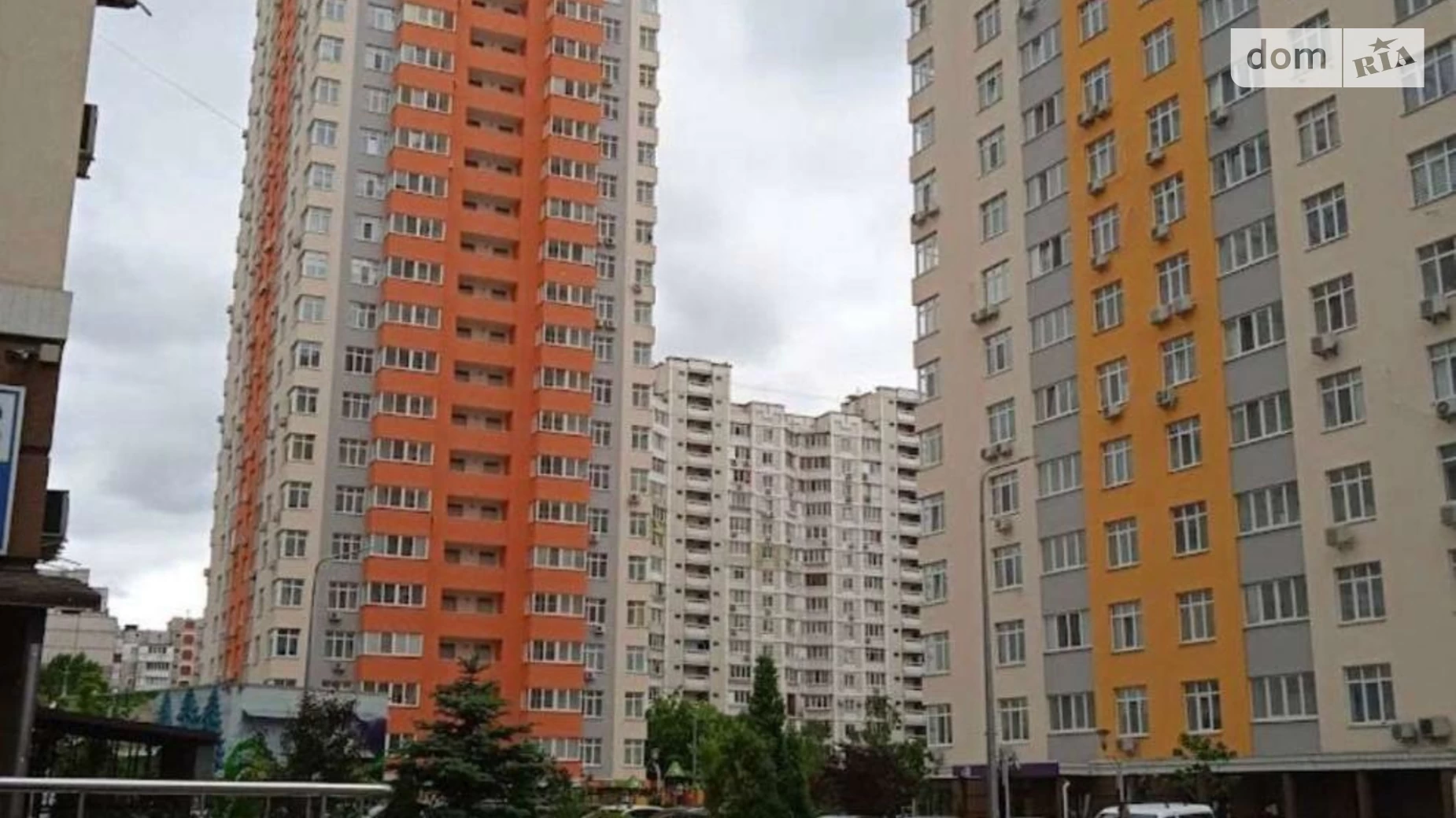 Продается 3-комнатная квартира 62 кв. м в Киеве, ул. Елены Пчилки, 3