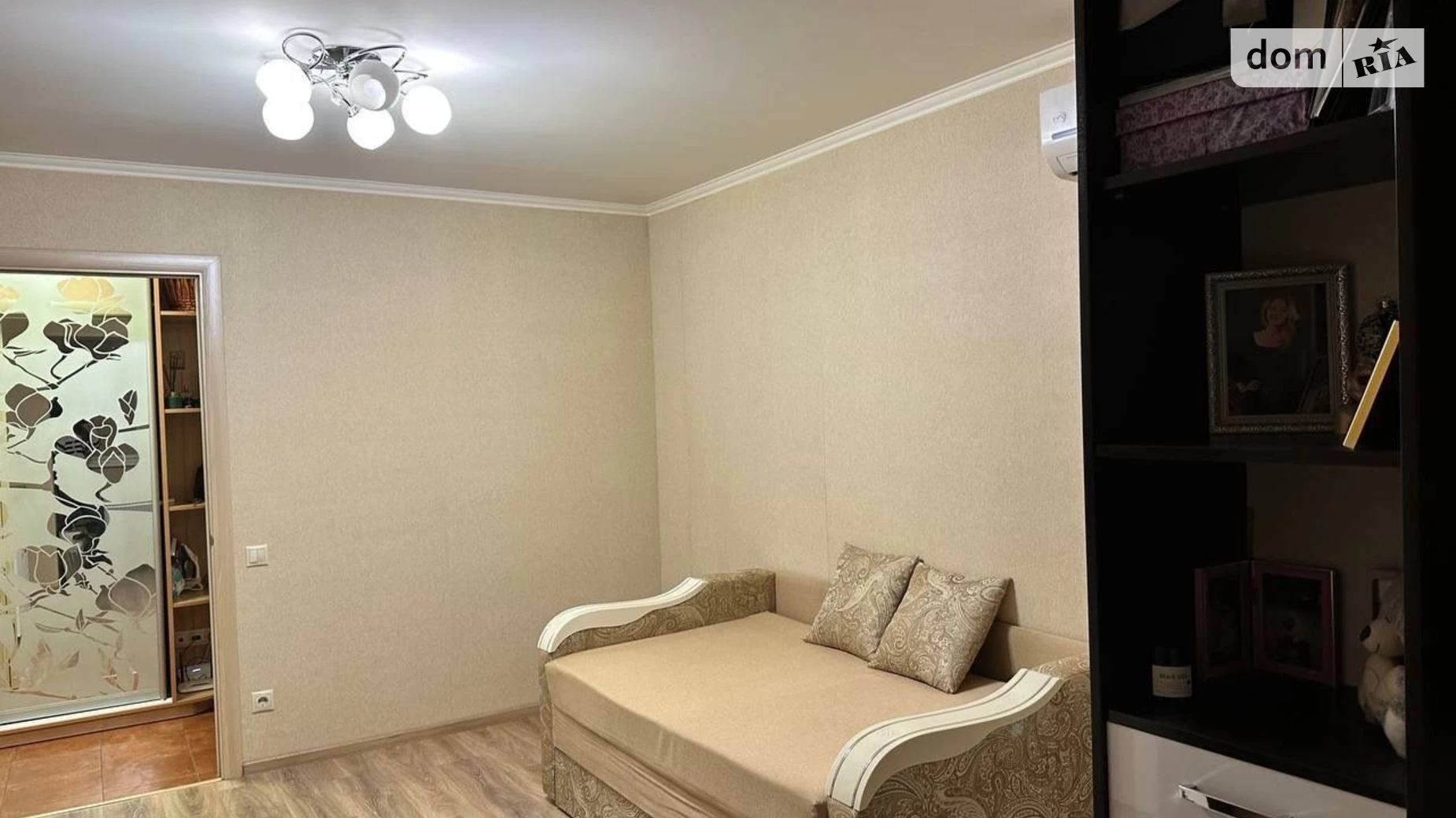 Продается 1-комнатная квартира 36 кв. м в Киеве, ул. Автозаводская, 93
