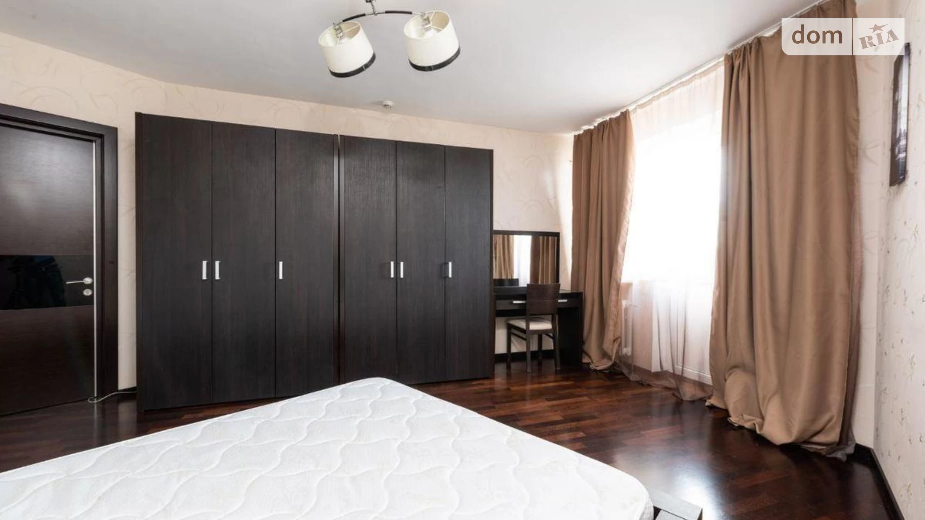 Продается 2-комнатная квартира 84 кв. м в Киеве, ул. Срибнокильская, 1 - фото 3