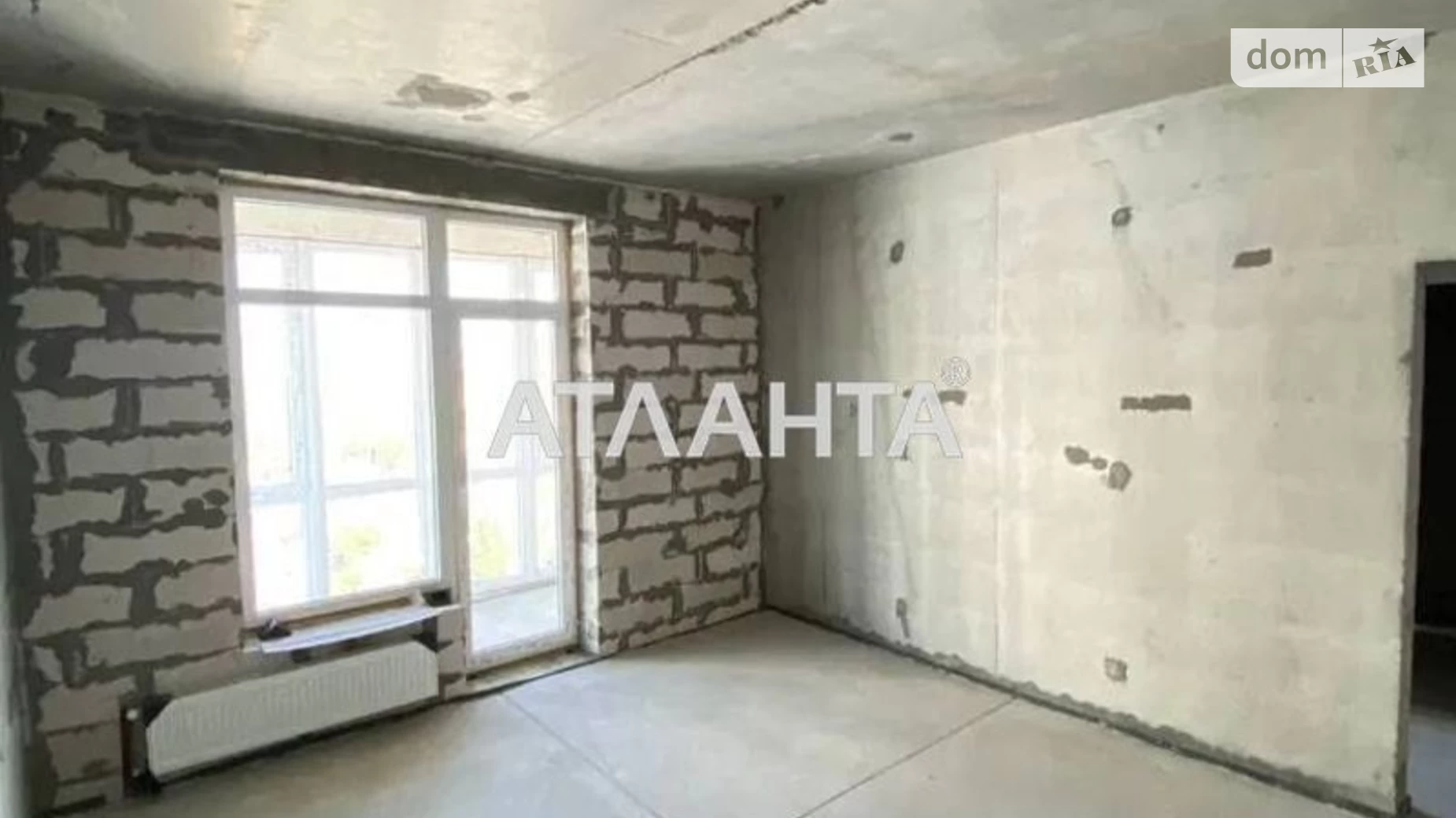 Продается 1-комнатная квартира 87.3 кв. м в Одессе, ул. Толбухина, 135Б