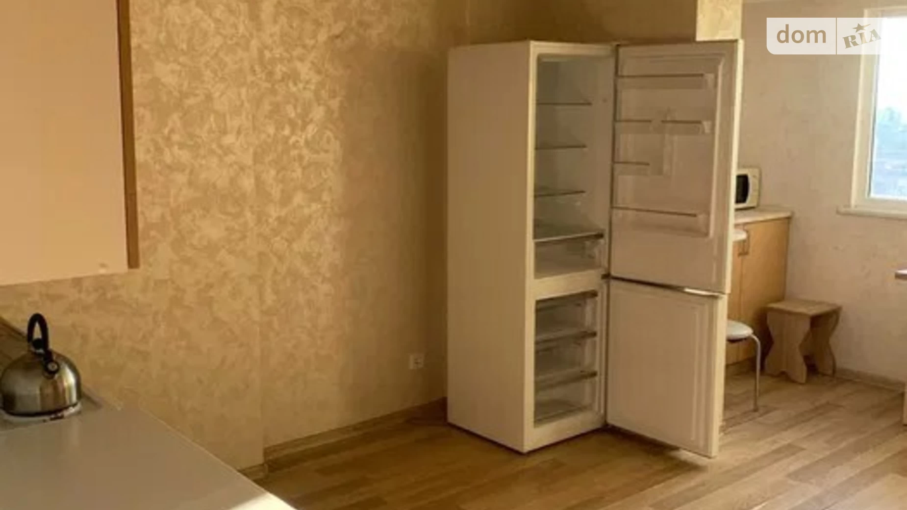 Продается 2-комнатная квартира 45 кв. м в Одессе, ул. Владимира Высоцкого