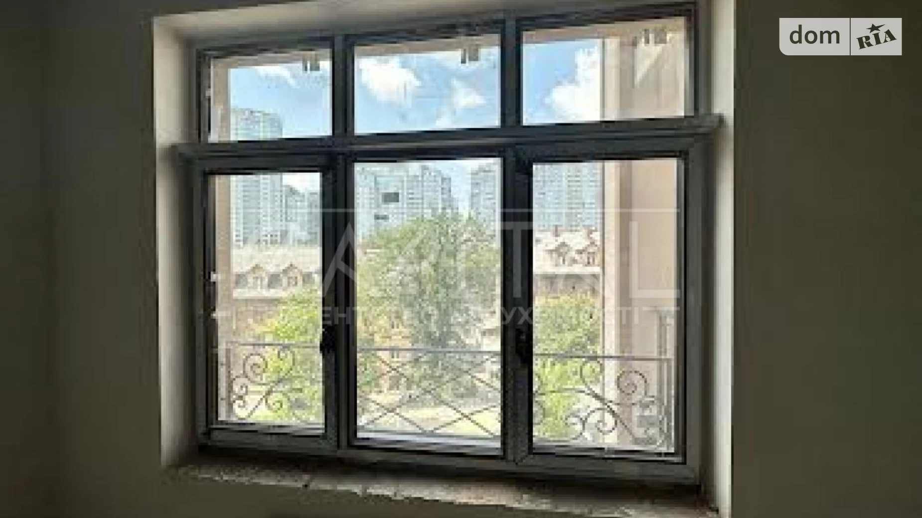 Продается 2-комнатная квартира 54 кв. м в Киеве, ул. Михаила Бойчука, 17А