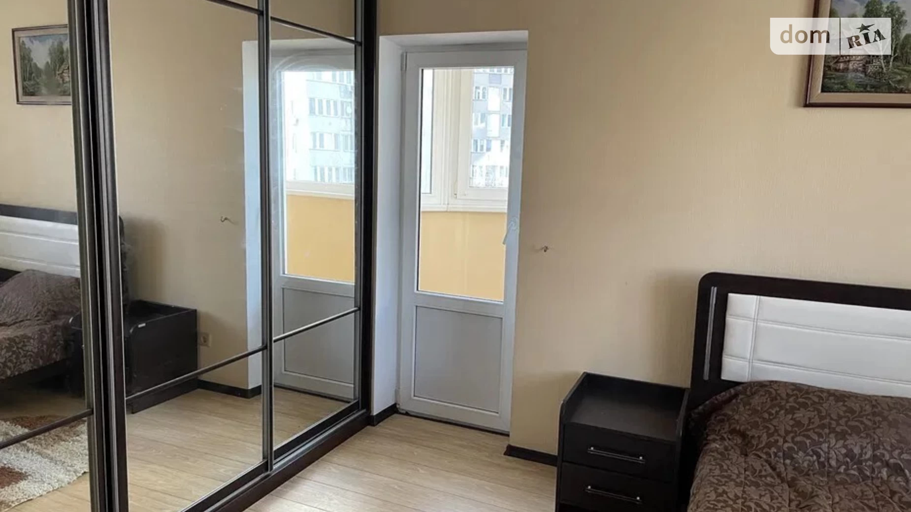 Продается 2-комнатная квартира 72 кв. м в Киеве, ул. Анны Ахматовой, 48