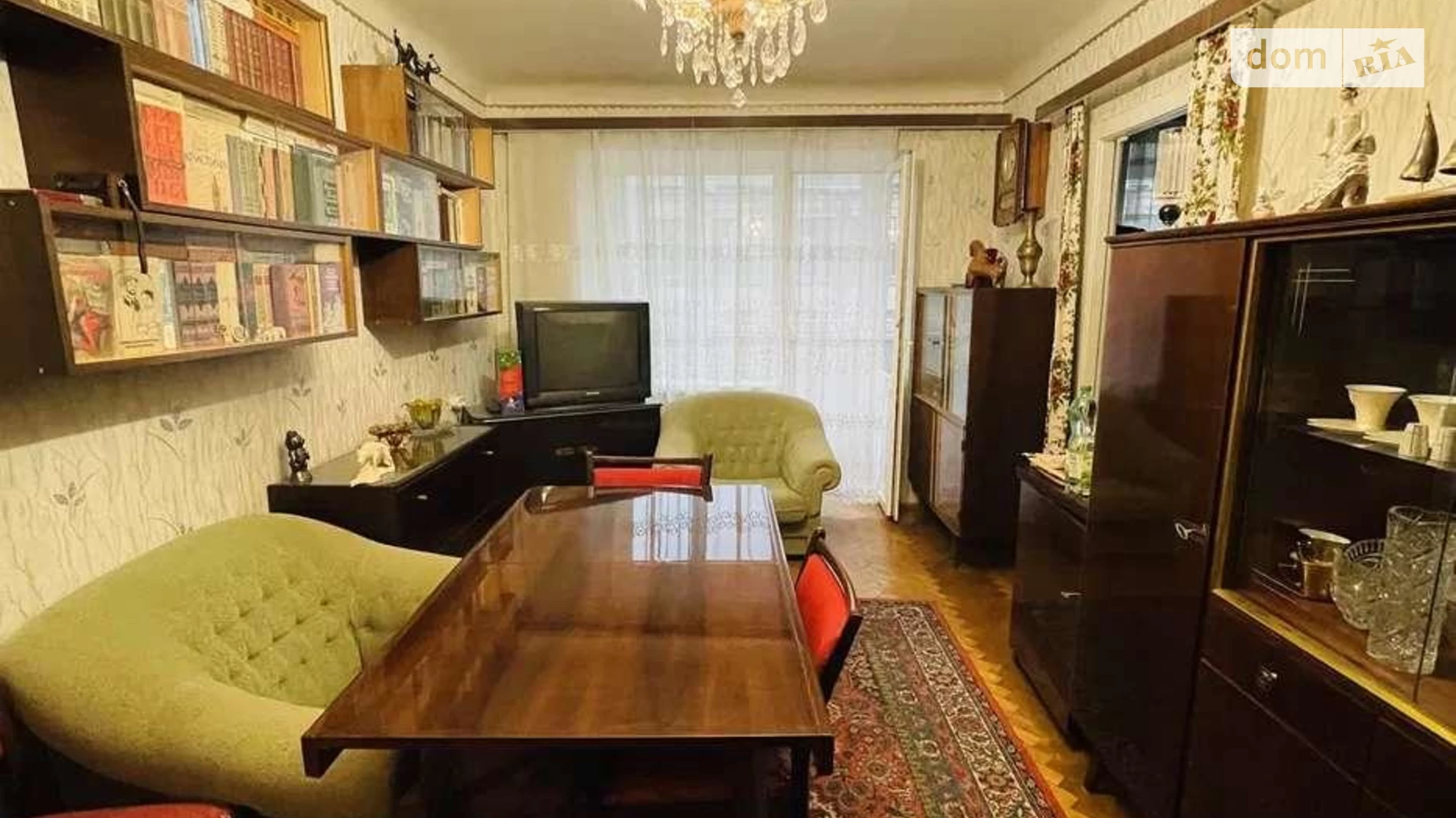 Продается 3-комнатная квартира 57 кв. м в Киеве, ул. Строителей, 8