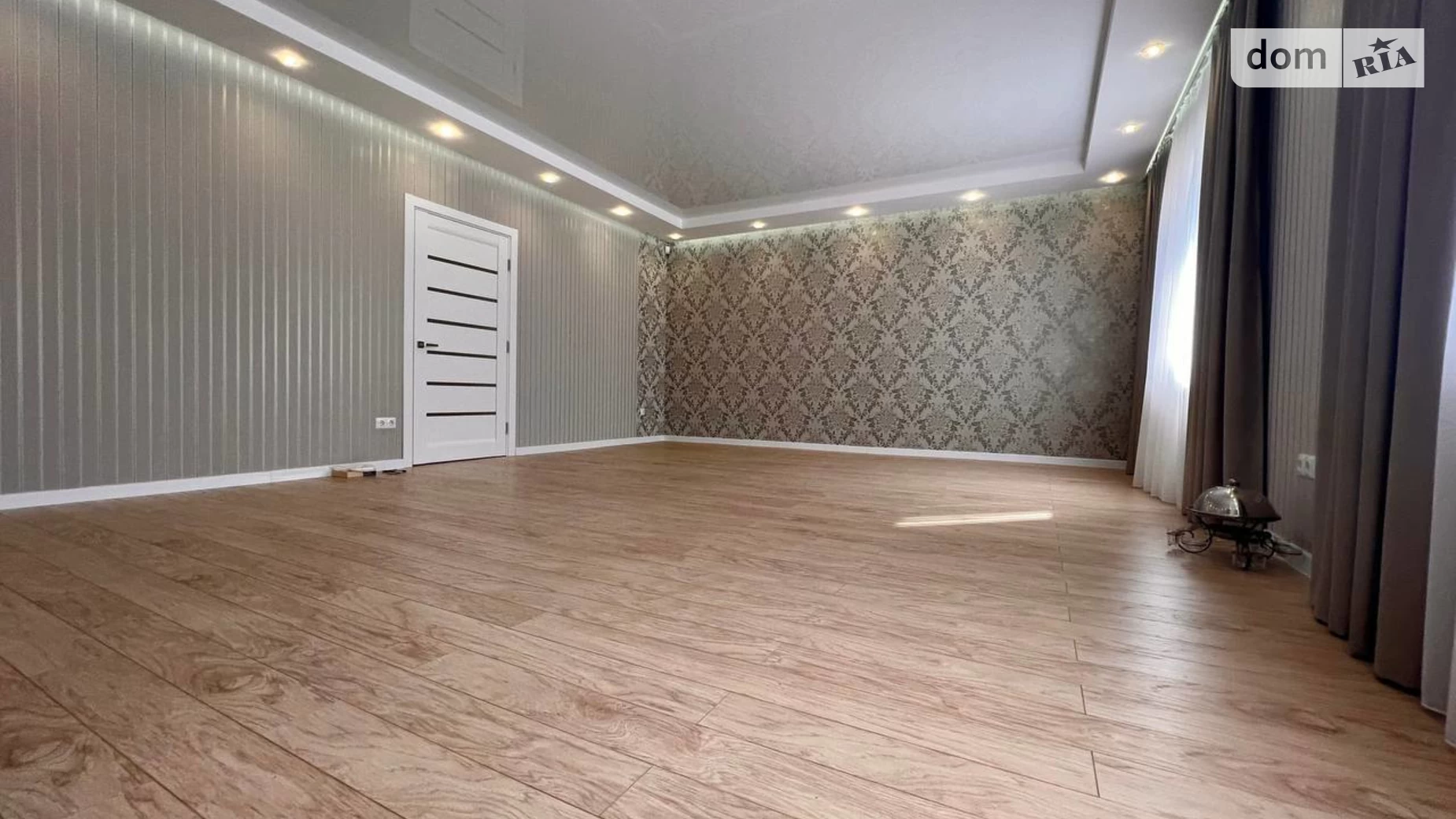 Продается одноэтажный дом 130 кв. м с камином, цена: 130000 $ - фото 2
