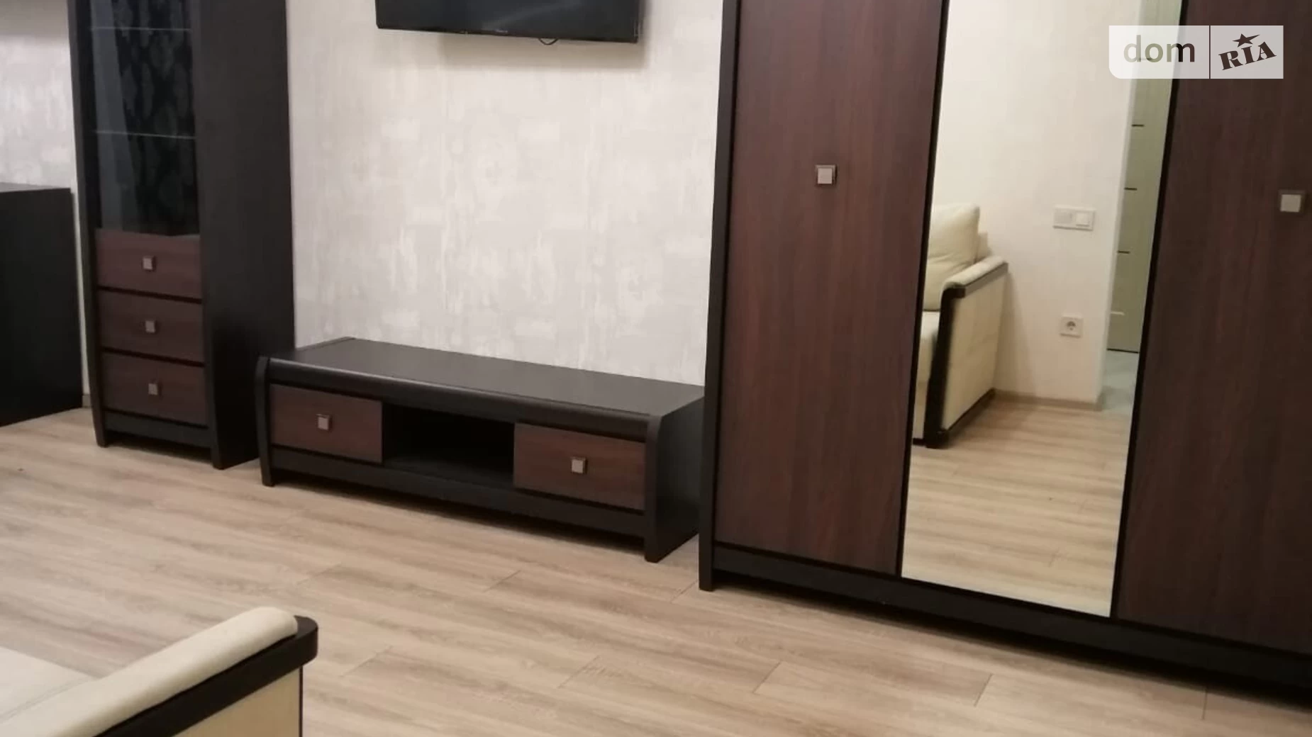 Продается 1-комнатная квартира 42 кв. м в Одессе, ул. Среднефонтанская