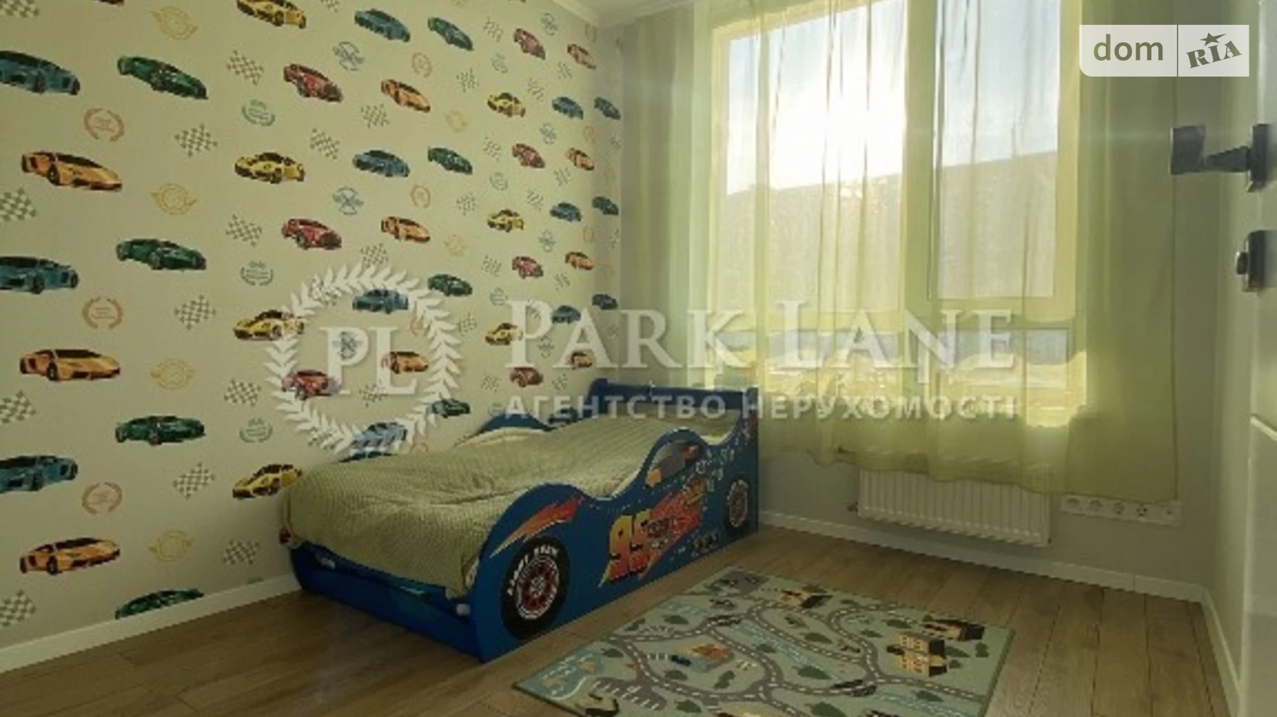 Продается 2-комнатная квартира 50 кв. м в Киеве, ул. Салютная, 2