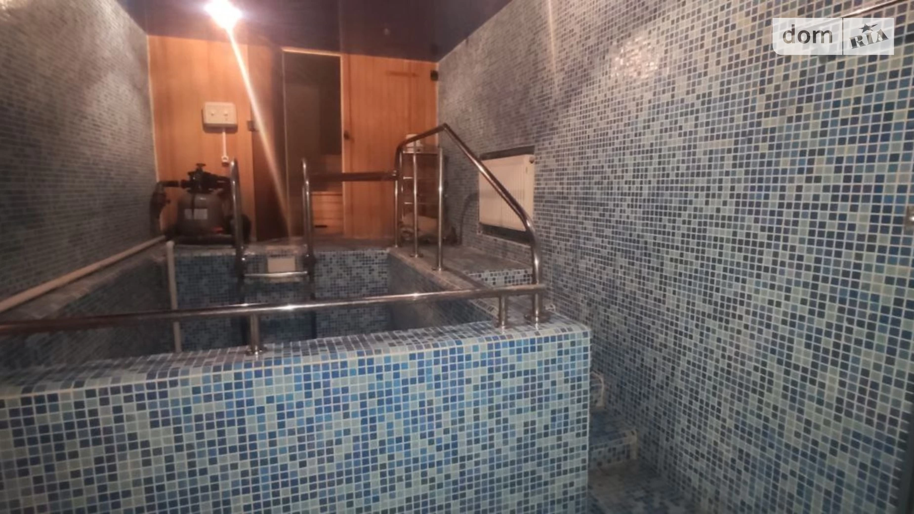 Продается дом на 2 этажа 350 кв. м с камином, цена: 355000 $ - фото 2