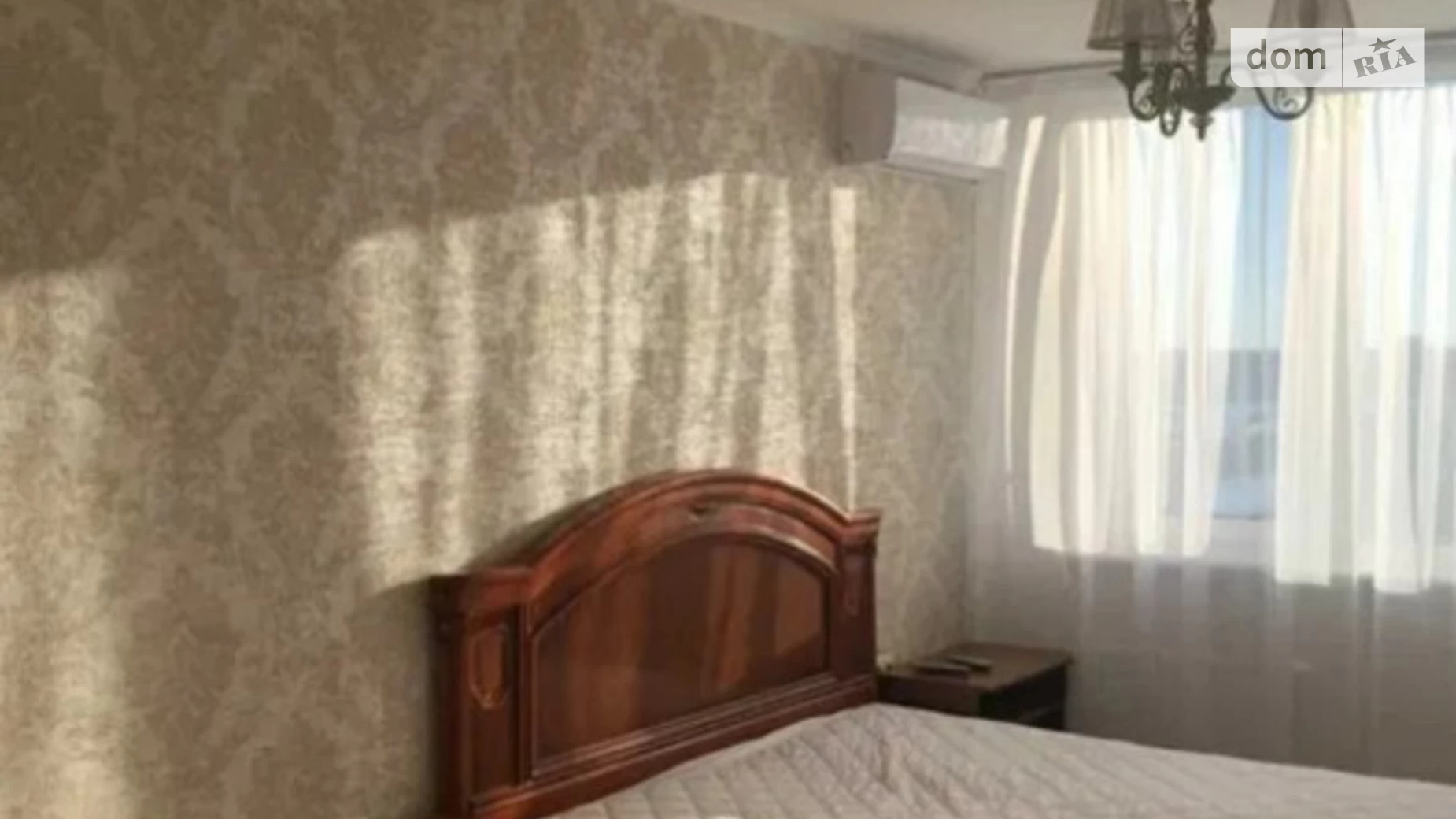 Продается 2-комнатная квартира 80 кв. м в Киеве, просп. Соборности, 30