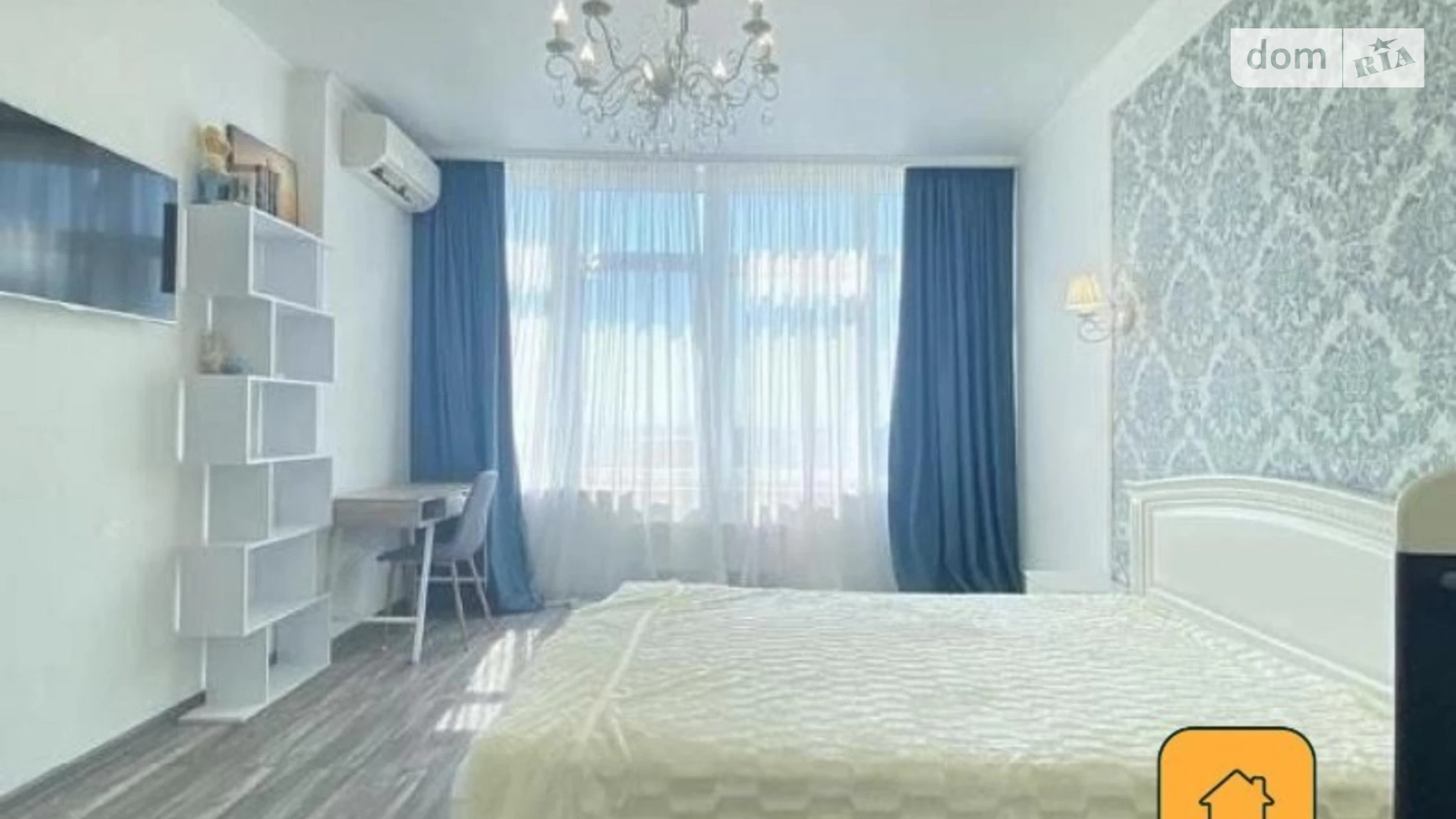 Продается 1-комнатная квартира 45 кв. м в Одессе, ул. Каманина, 16А