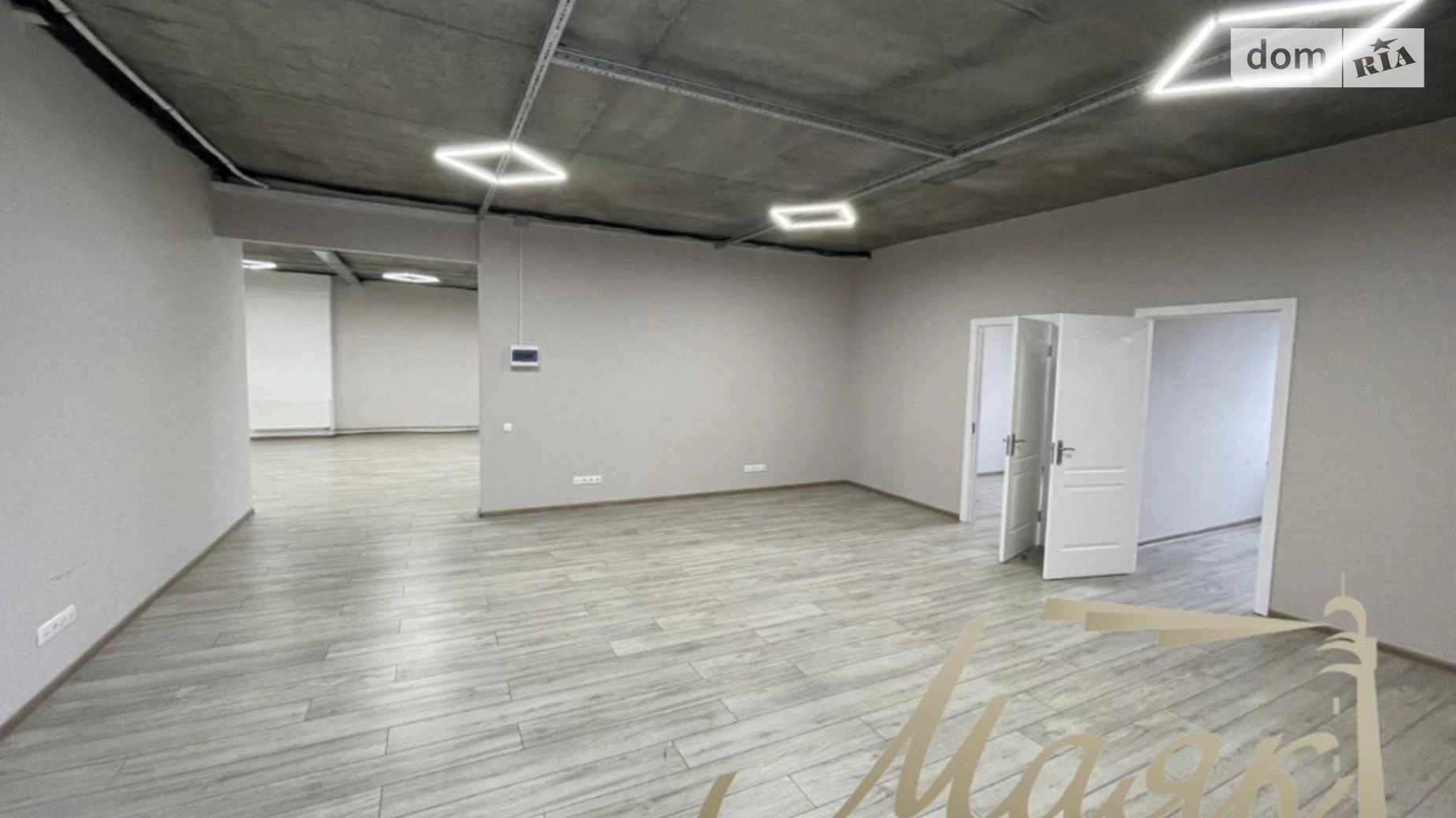 Сдается в аренду офис 230 кв. м в бизнес-центре, цена: 2100 $ - фото 3