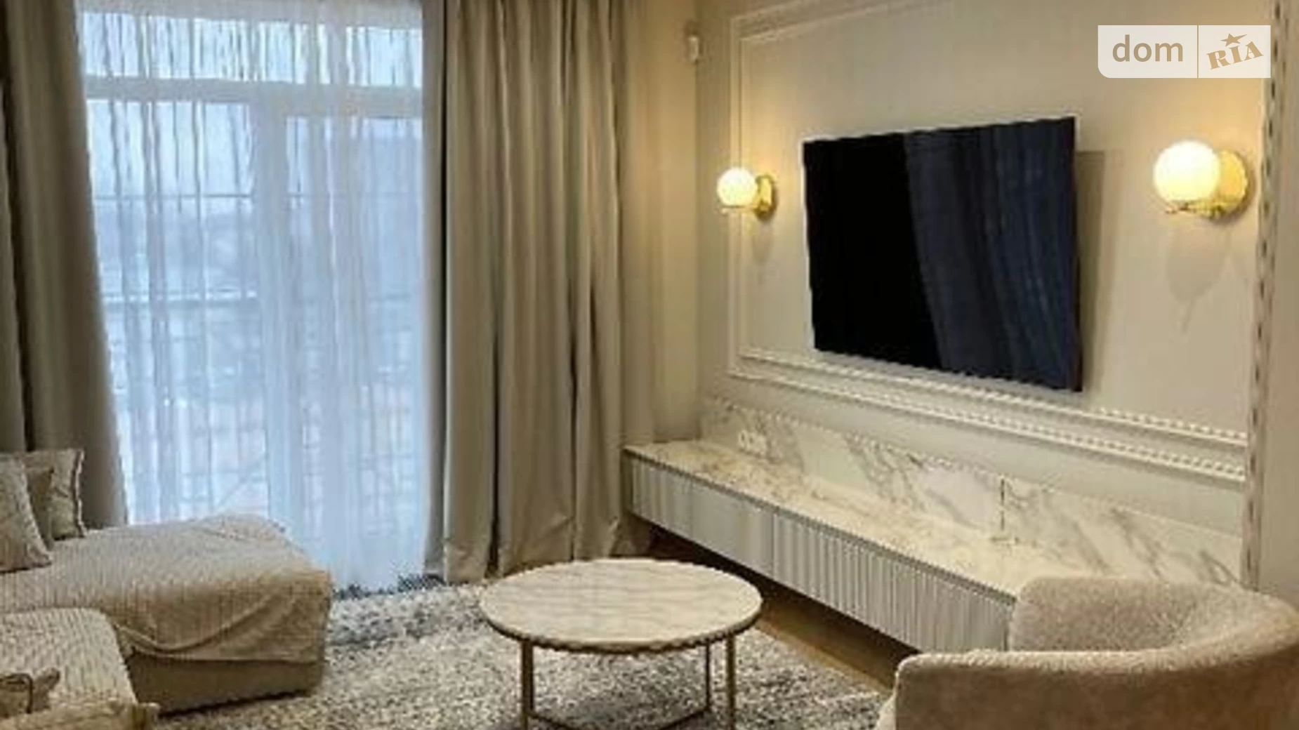 Продается 3-комнатная квартира 114 кв. м в Киеве, ул. Михаила Максимовича, 24