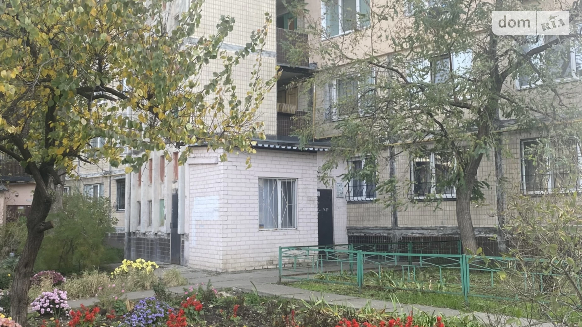 Продається 3-кімнатна квартира 61 кв. м у Києві, вул. Левка Лук'яненка, 2Б