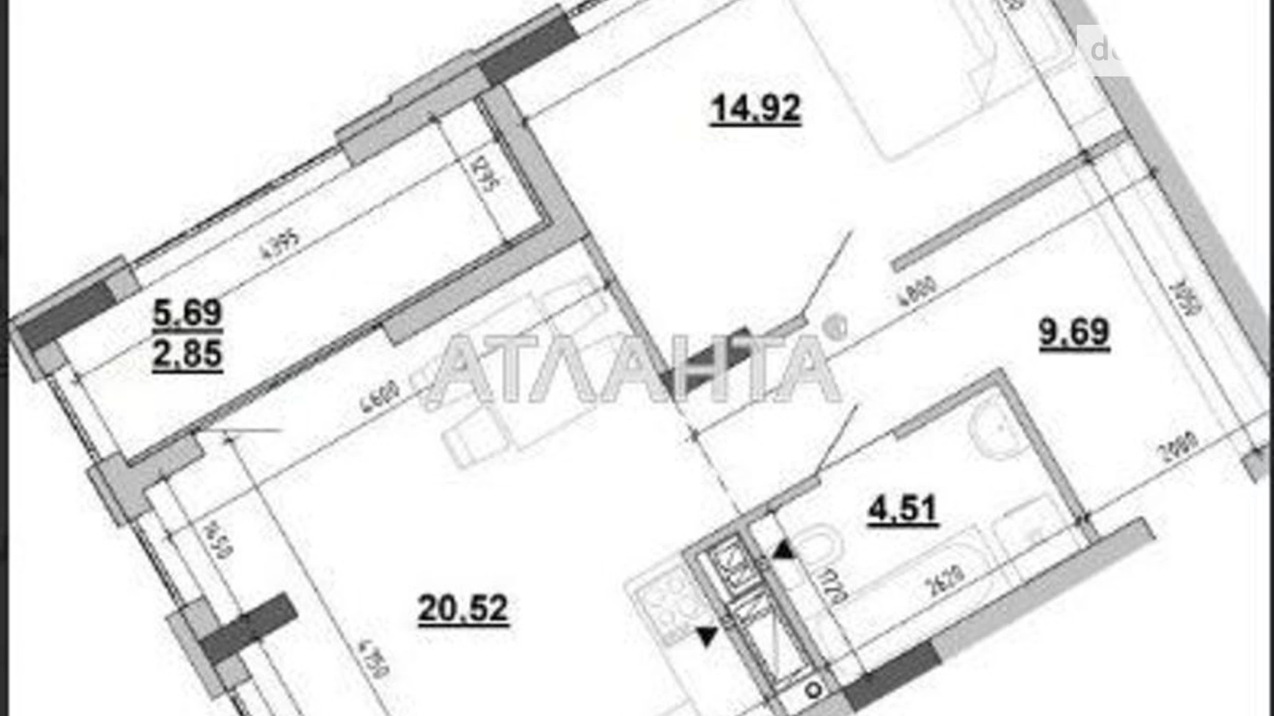 Продається 1-кімнатна квартира 55.33 кв. м у Львові, вул. Хмельницького Богдана