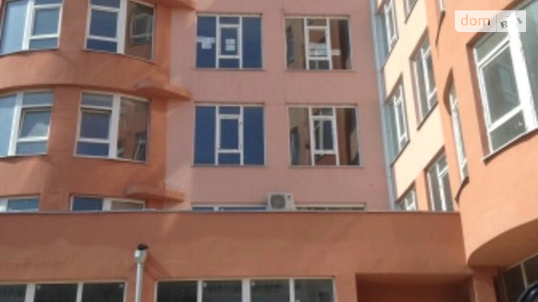 Продается 1-комнатная квартира 66.6 кв. м в Одессе, ул. Макаренко