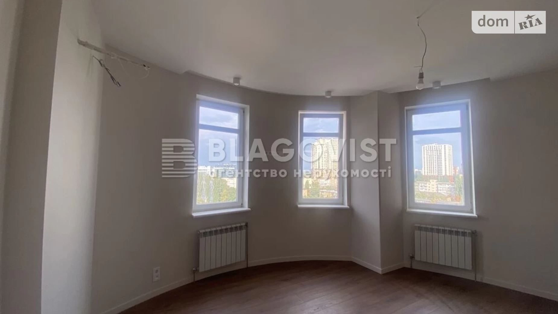 Продается 4-комнатная квартира 118 кв. м в Киеве, ул. Преображенская, 8Б