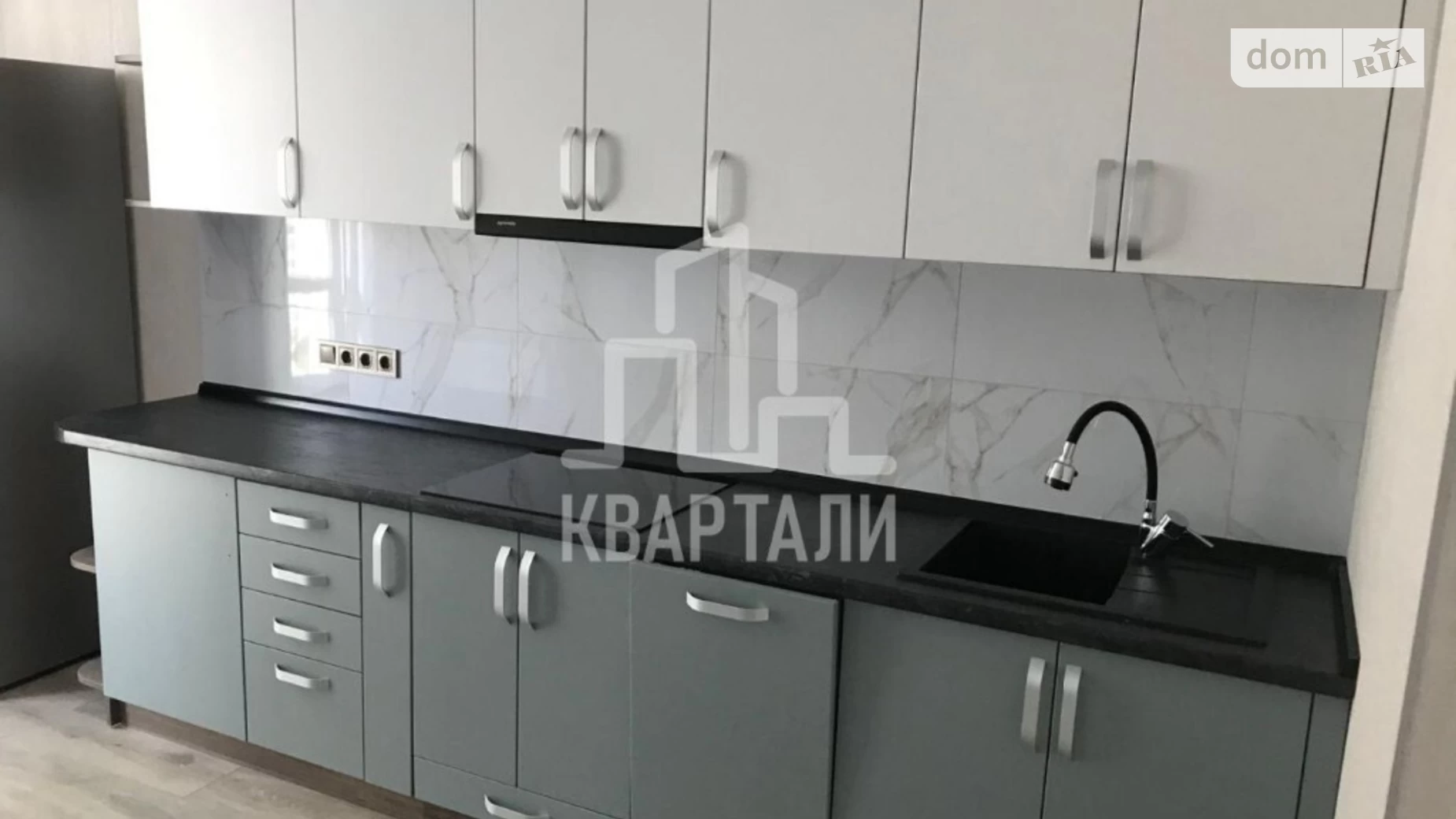 Продается 1-комнатная квартира 43 кв. м в Киеве, просп. Европейского Союза(Правды), 41Г