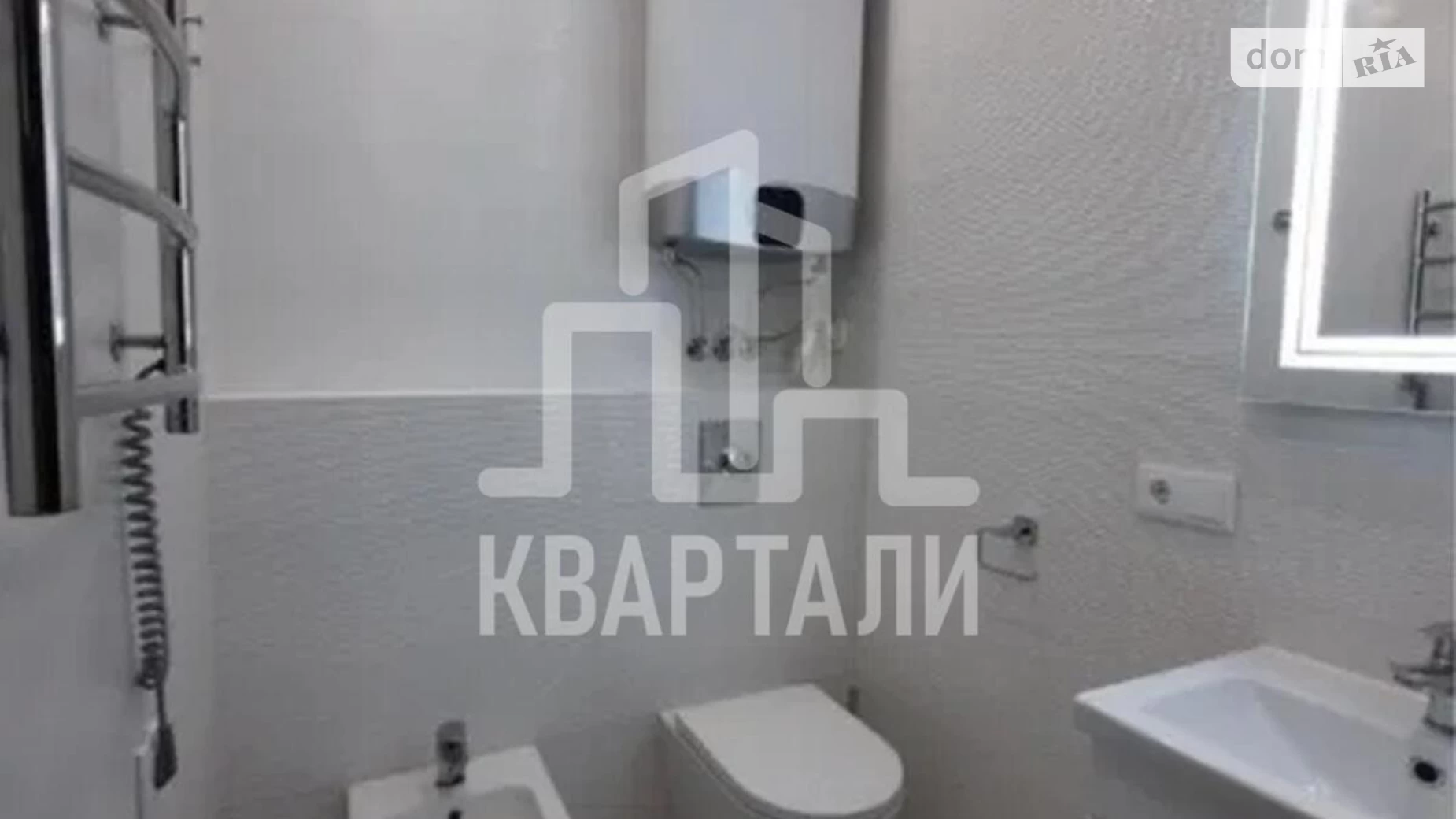 Продается 2-комнатная квартира 59 кв. м в Киеве, просп. Европейского Союза(Правды), 43