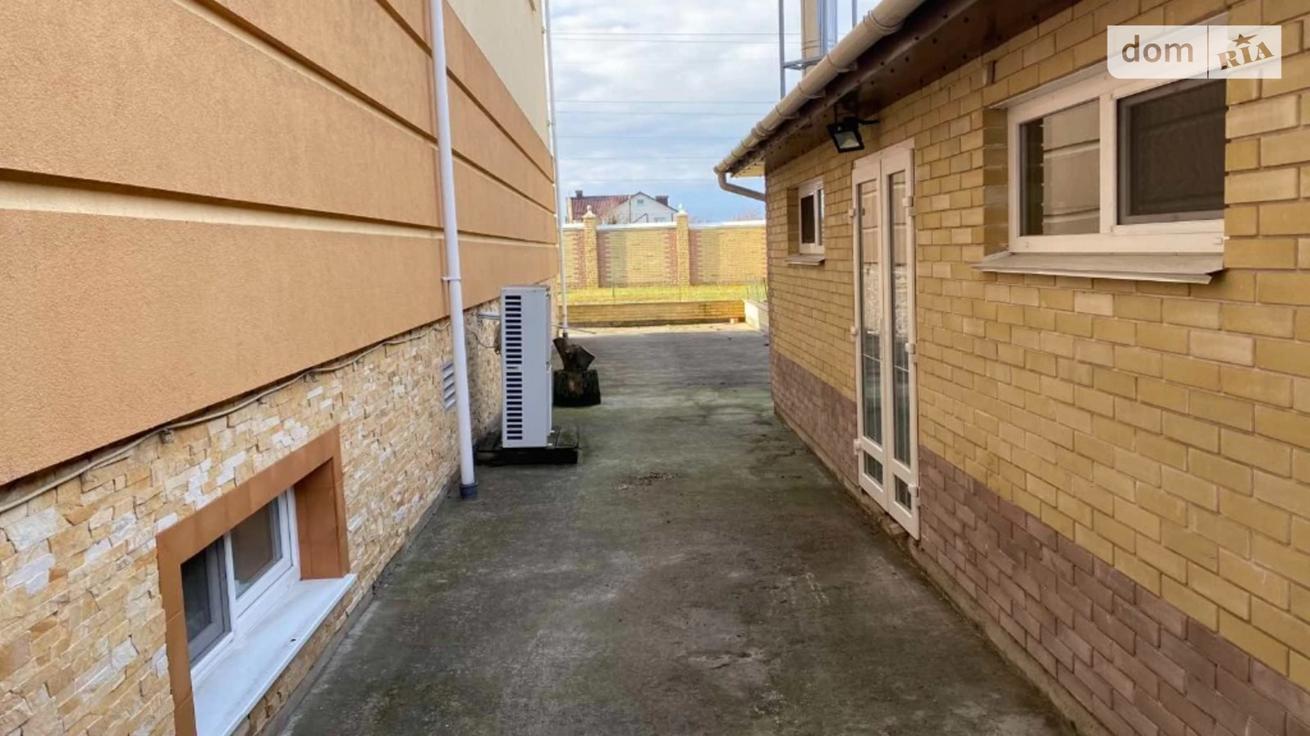 Продається будинок 3 поверховий 960 кв. м з гаражем, цена: 595000 $ - фото 4