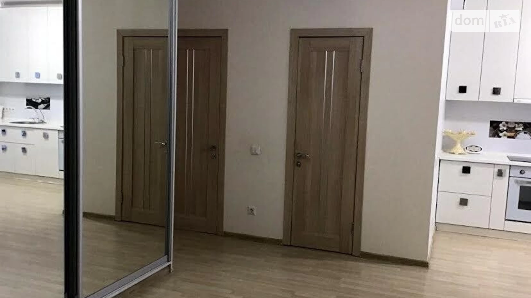 Продается 2-комнатная квартира 70 кв. м в Киеве, ул. Регенераторная, 4 - фото 2