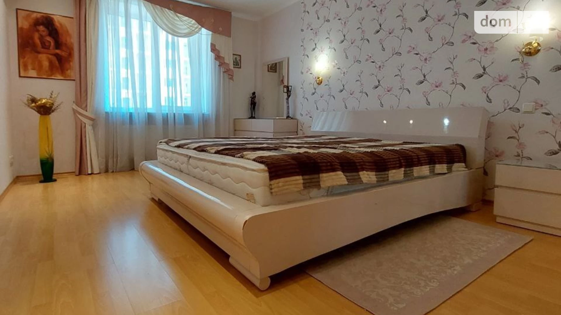 Продается 2-комнатная квартира 99 кв. м в Одессе, ул. Авдеева-Черноморского