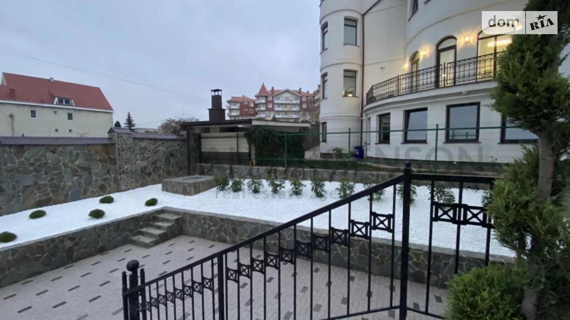 Продается 4-комнатная квартира 110 кв. м в Ужгороде - фото 2