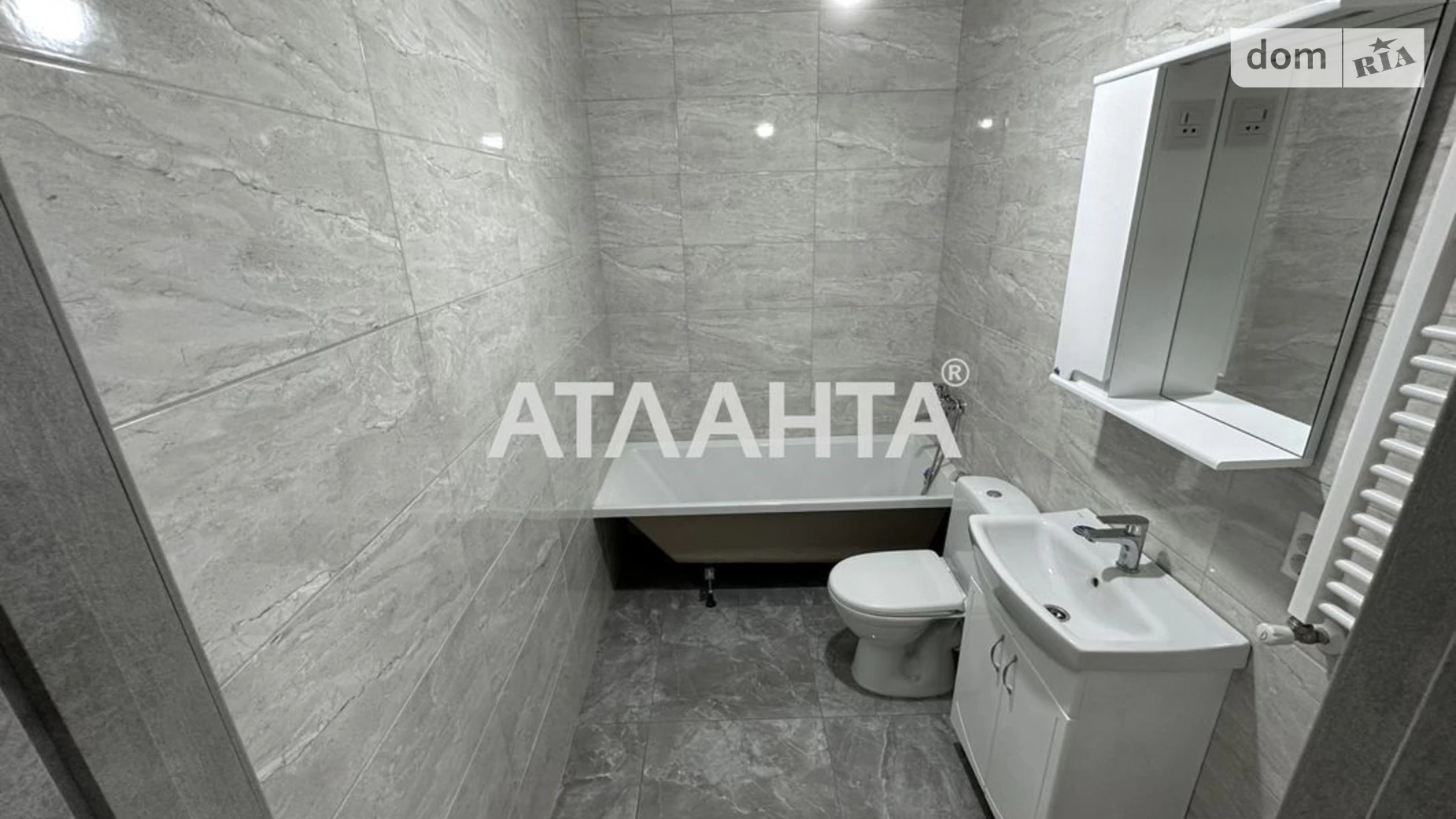 Продается 1-комнатная квартира 33 кв. м в Одессе, ул. Академика Гаркового