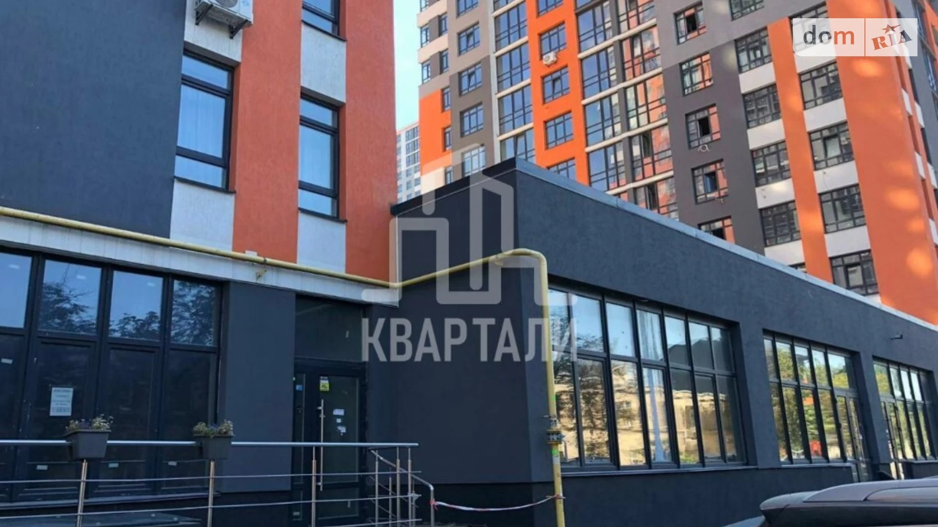 Продается 2-комнатная квартира 77 кв. м в Киеве, ул. Николая Гулака, 2А