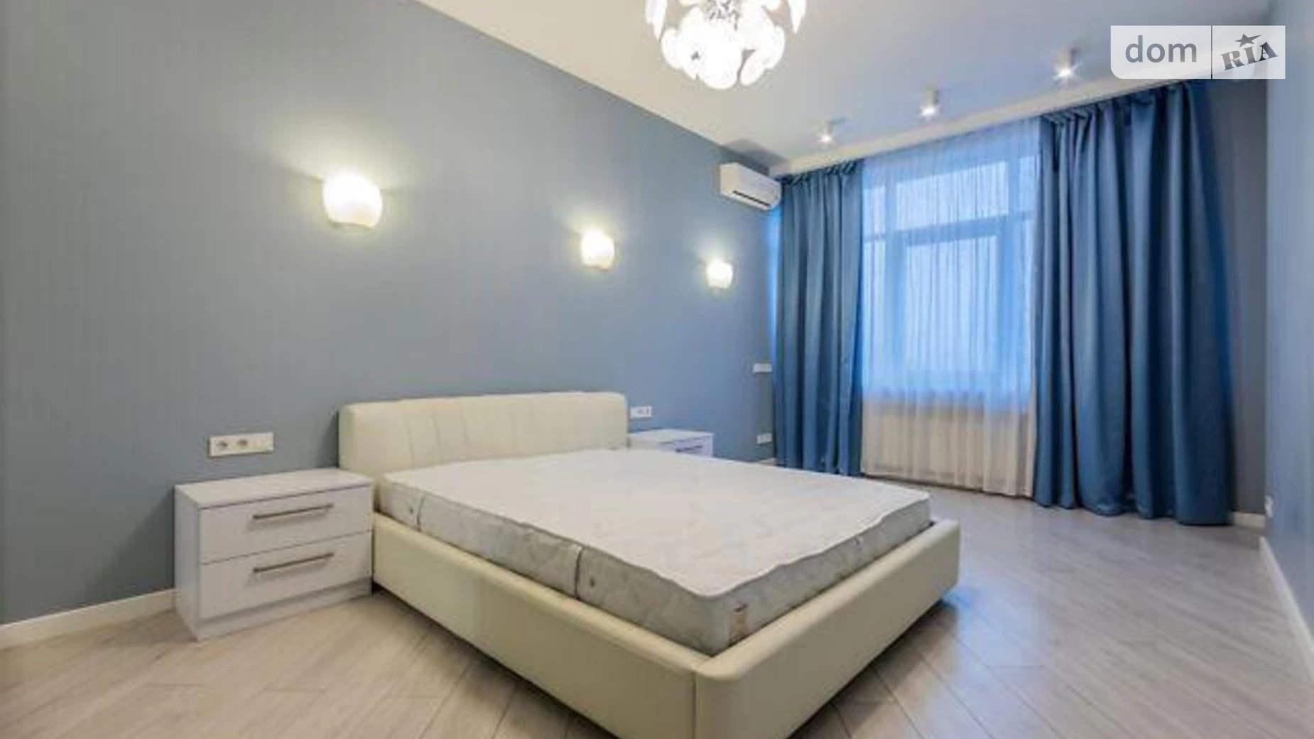 Продається 2-кімнатна квартира 90 кв. м у Києві, бул. Дарницький, 8Б