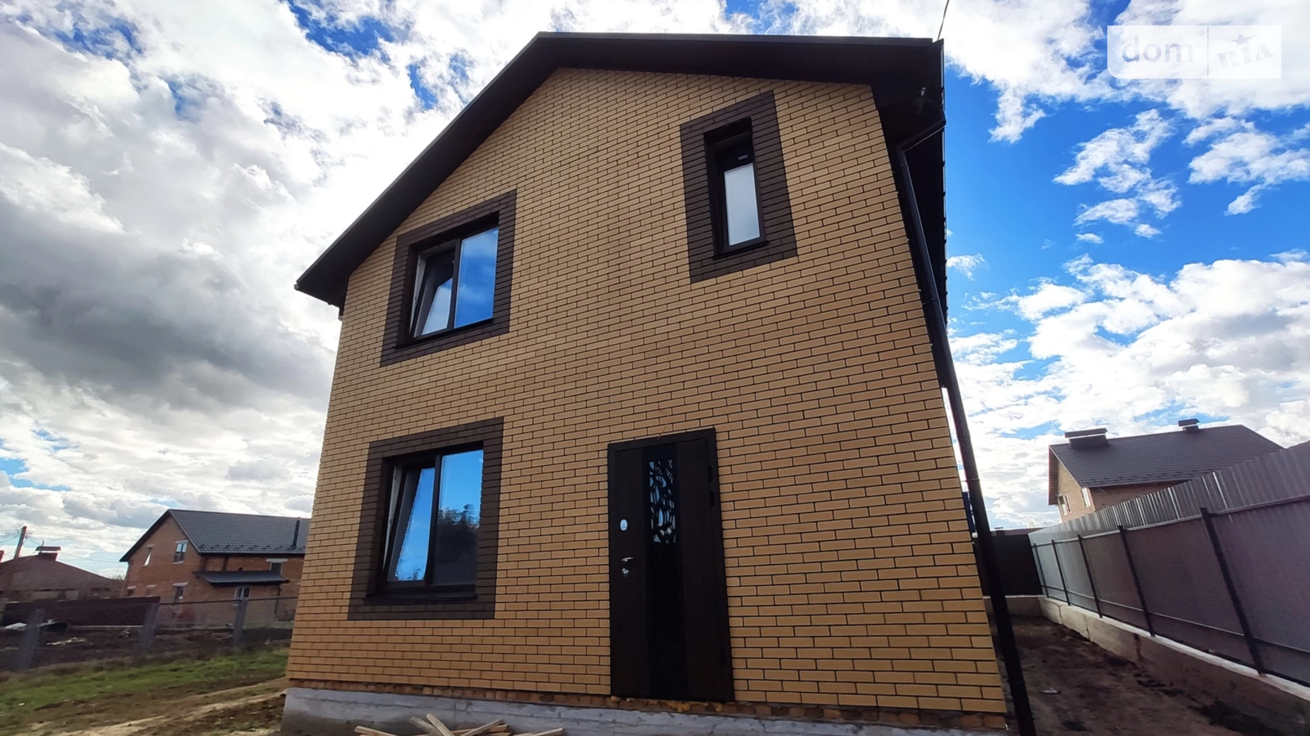Продается дом на 2 этажа 125 кв. м с бассейном, цена: 88000 $ - фото 3