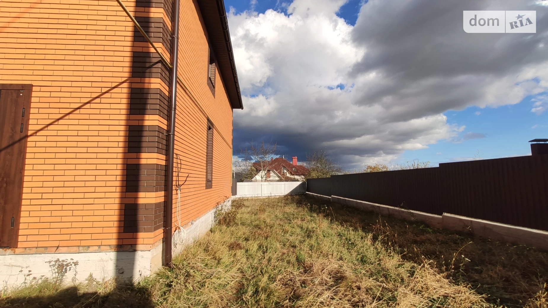 Продается дом на 2 этажа 115 кв. м с бассейном, цена: 85000 $ - фото 2
