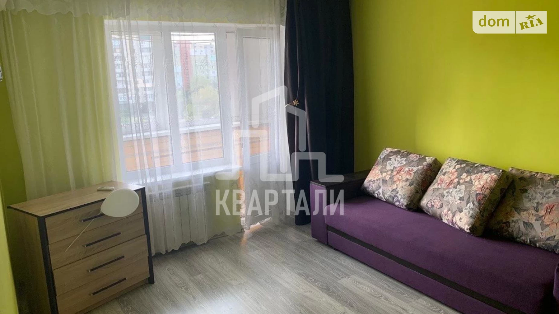 Продается 1-комнатная квартира 38 кв. м в Киеве, просп. Оболонский, 34Г