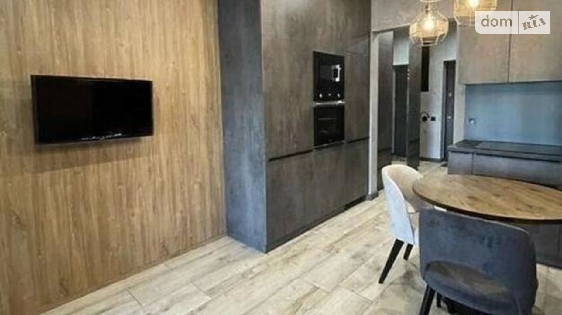 Продается 1-комнатная квартира 40 кв. м в Киеве, ул. Михаила Максимовича, 24Б