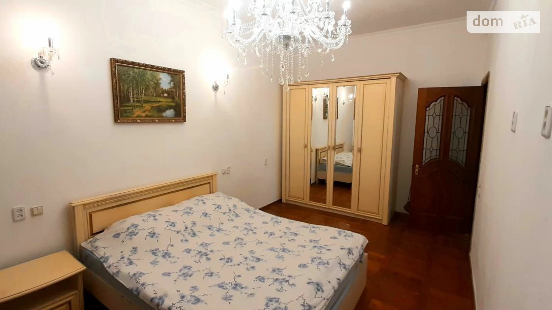 Продается 2-комнатная квартира 60 кв. м в Одессе, ул. Екатерининская