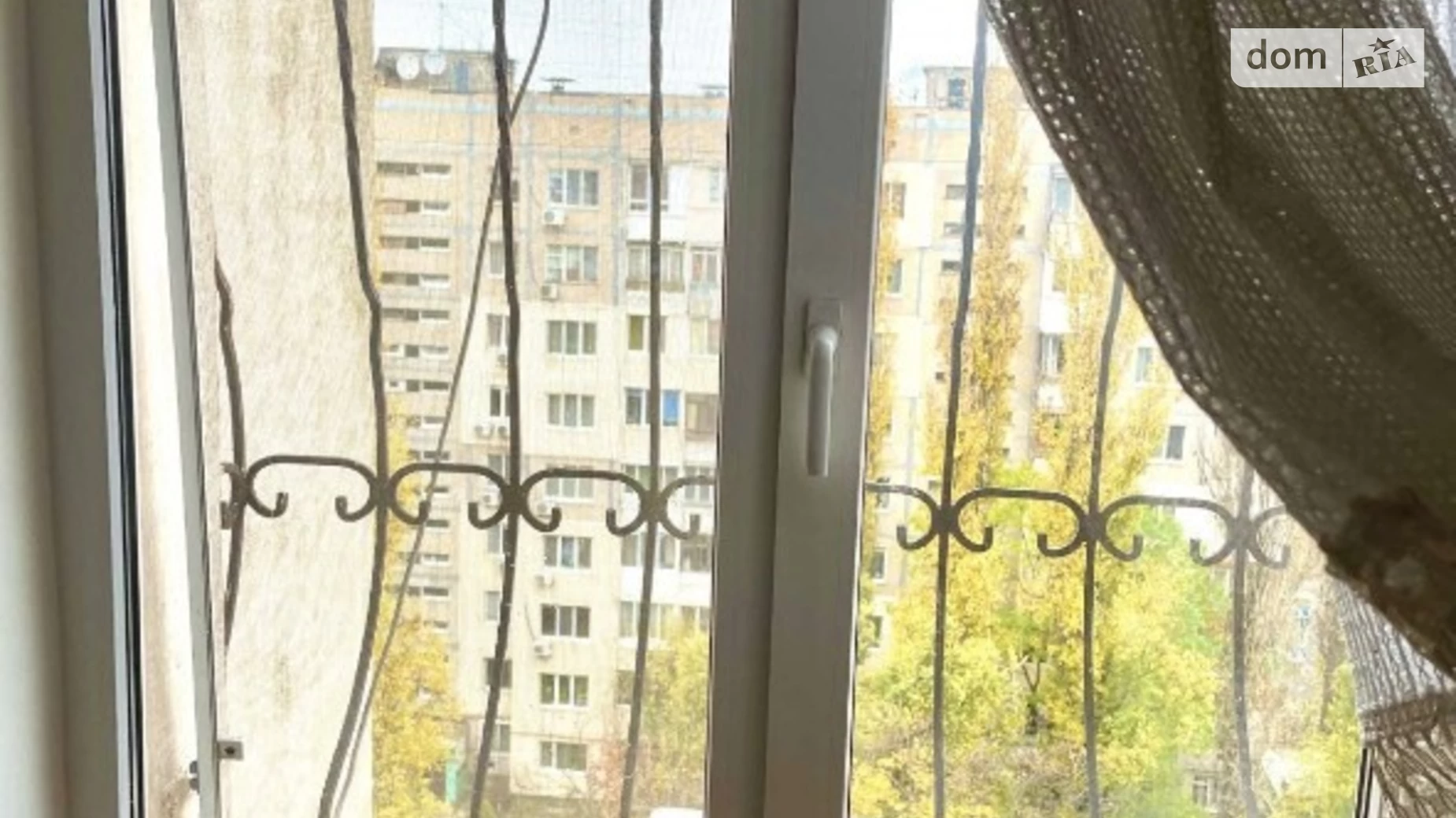 Продається 3-кімнатна квартира 64 кв. м у Одесі, вул. Варненська