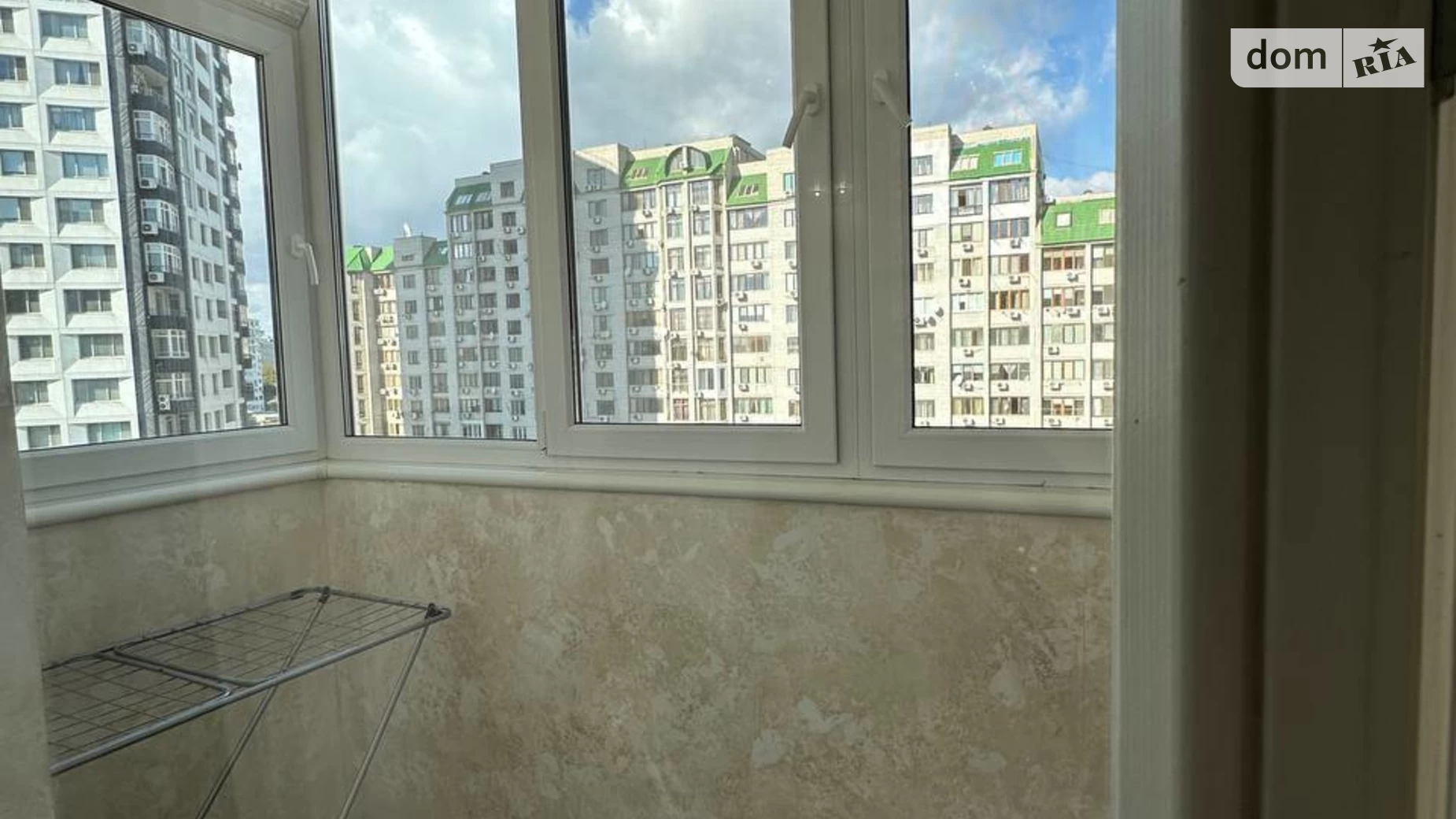 Продается 2-комнатная квартира 75 кв. м в Одессе, ул. Генуэзская, 24Д корпус 3