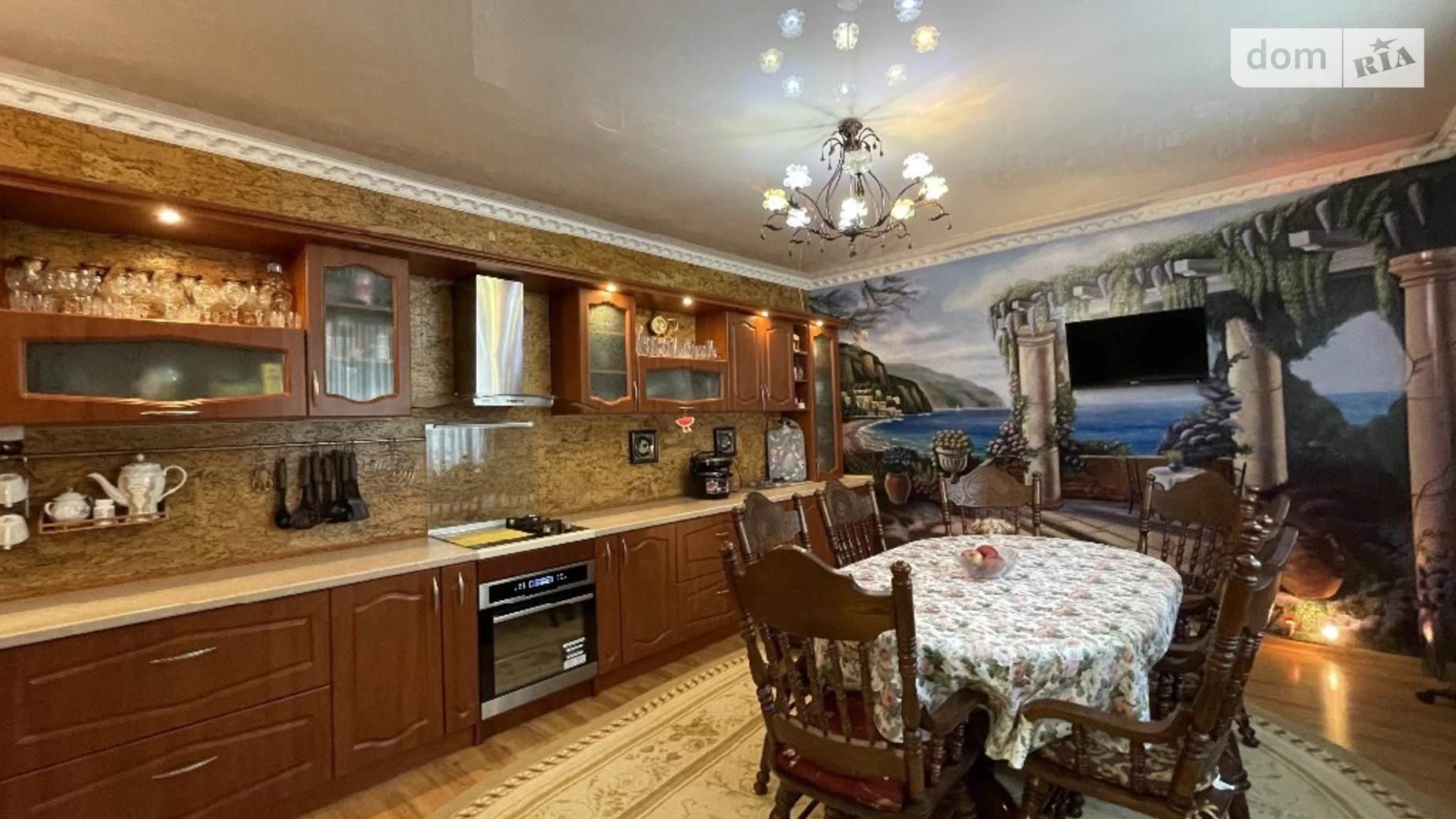 Продается 3-комнатная квартира 104 кв. м в Одессе, ул. Старопортофранковская