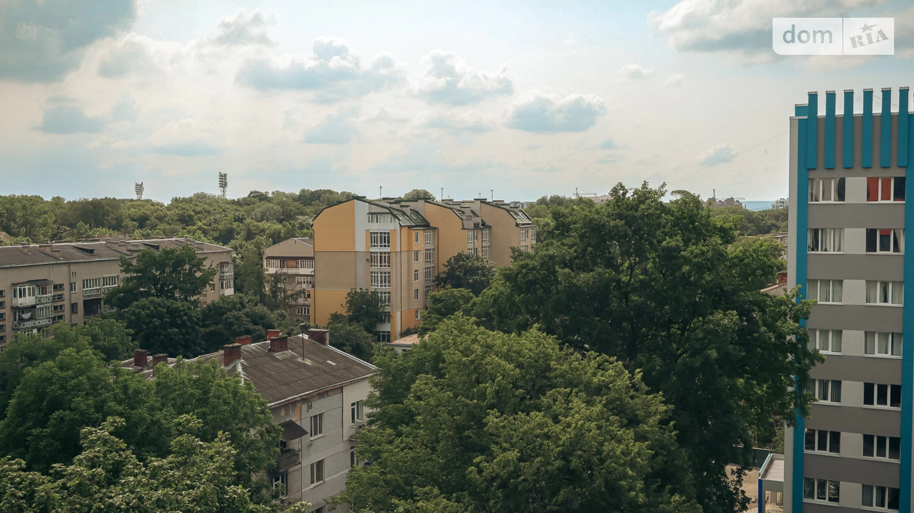 Продається 1-кімнатна квартира 41.1 кв. м у Івано-Франківську, вул. Національної Гвардії