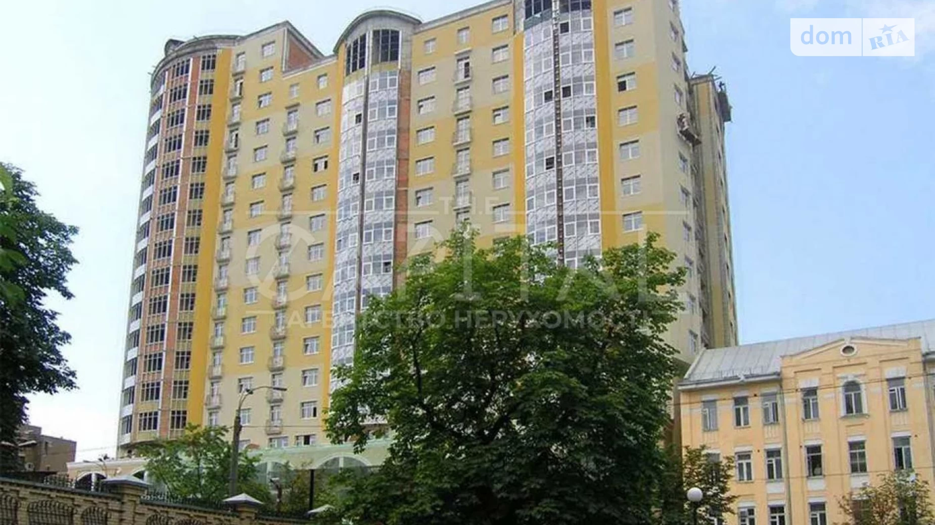 Продается 3-комнатная квартира 140 кв. м в Киеве, ул. Антоновича(Горького), 72