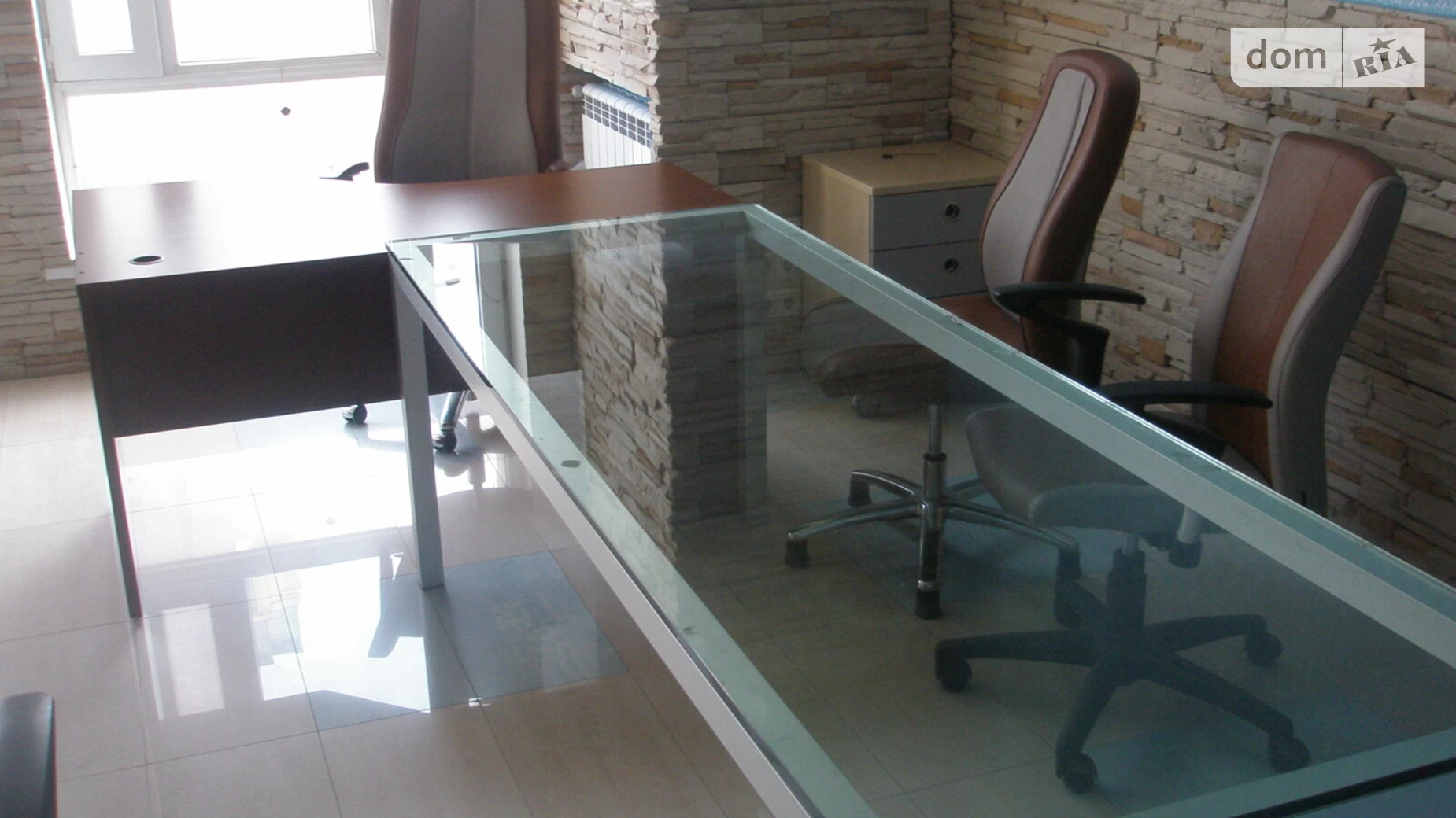 Продається офіс 57 кв. м в бізнес-центрі, цена: 104900 $ - фото 2
