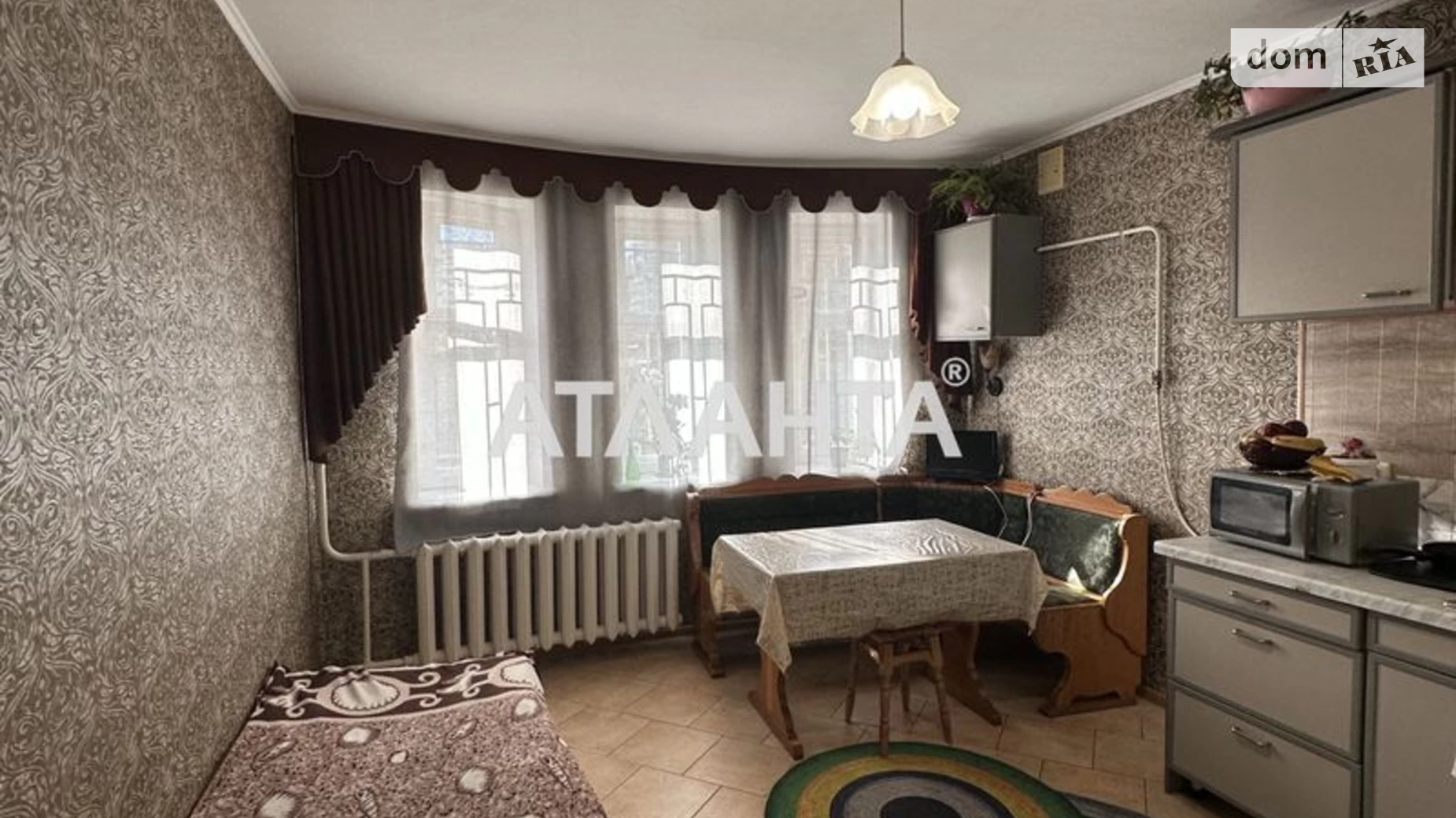 Продається 1-кімнатна квартира 49 кв. м у Одесі, вул. Тополина