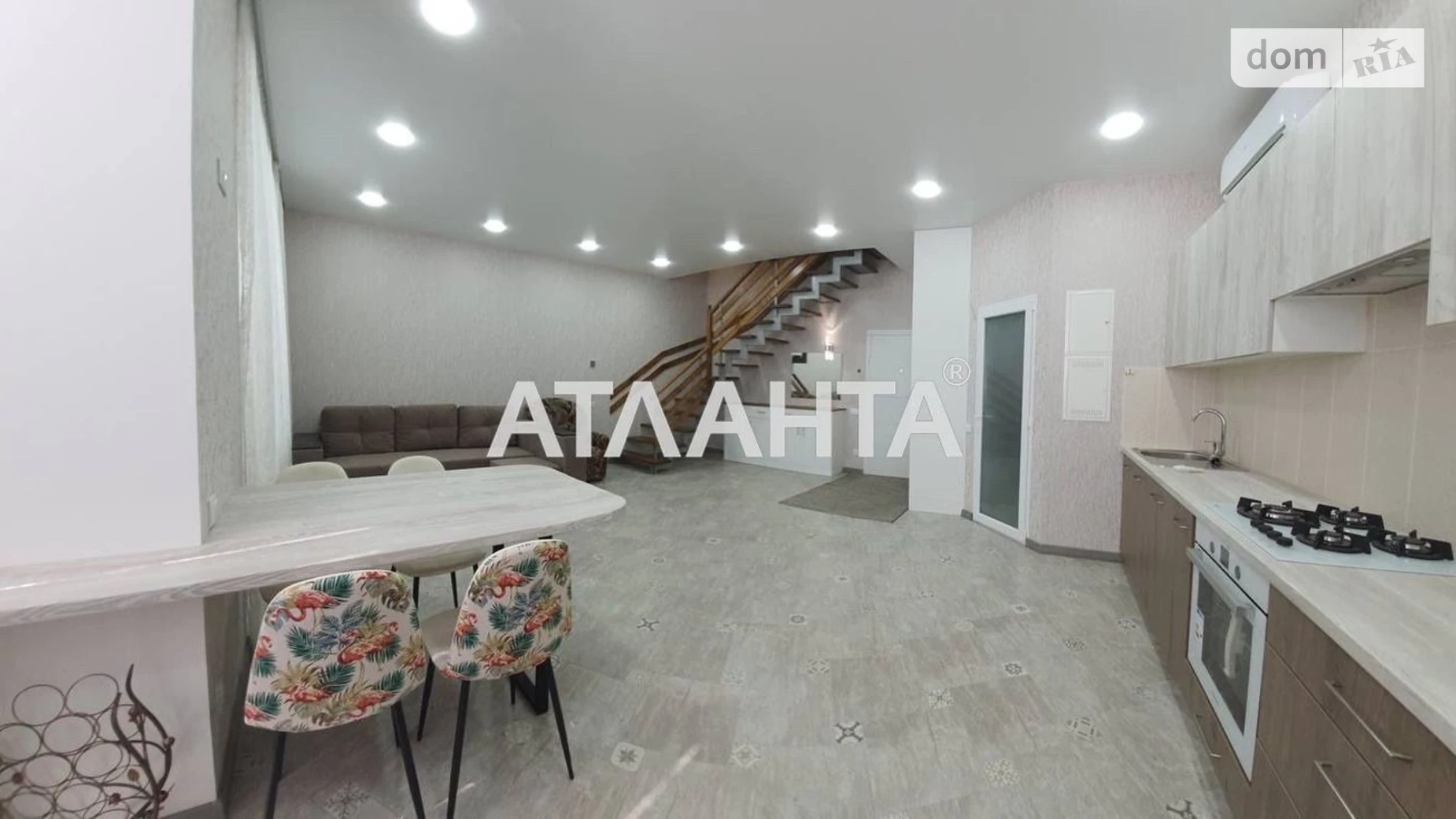 Продается 3-комнатная квартира 105 кв. м в Одессе, ул. Академика Заболотного