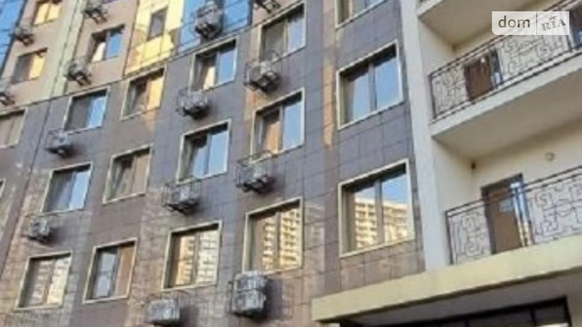 Продается 1-комнатная квартира 42 кв. м в Одессе, ул. Генуэзская