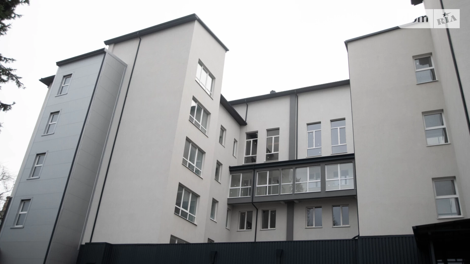 Продается 1-комнатная квартира 39 кв. м в Ровно, ул. Соборная, 364В - фото 2
